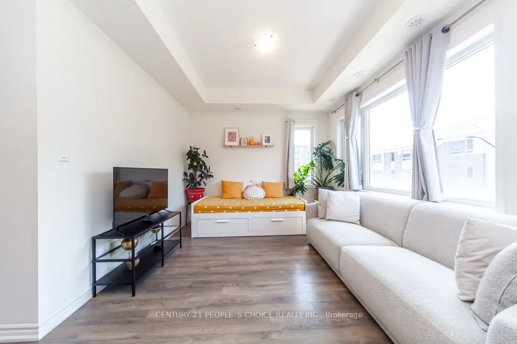 250 Lagerfeld Drive, #12