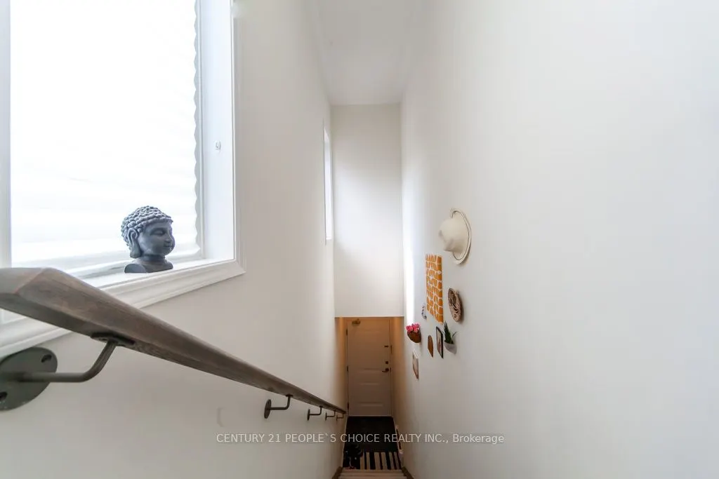 250 Lagerfeld Drive, #12