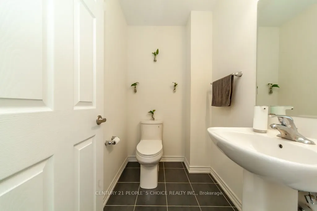 250 Lagerfeld Drive, #12