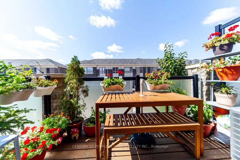 250 Lagerfeld Drive, #12