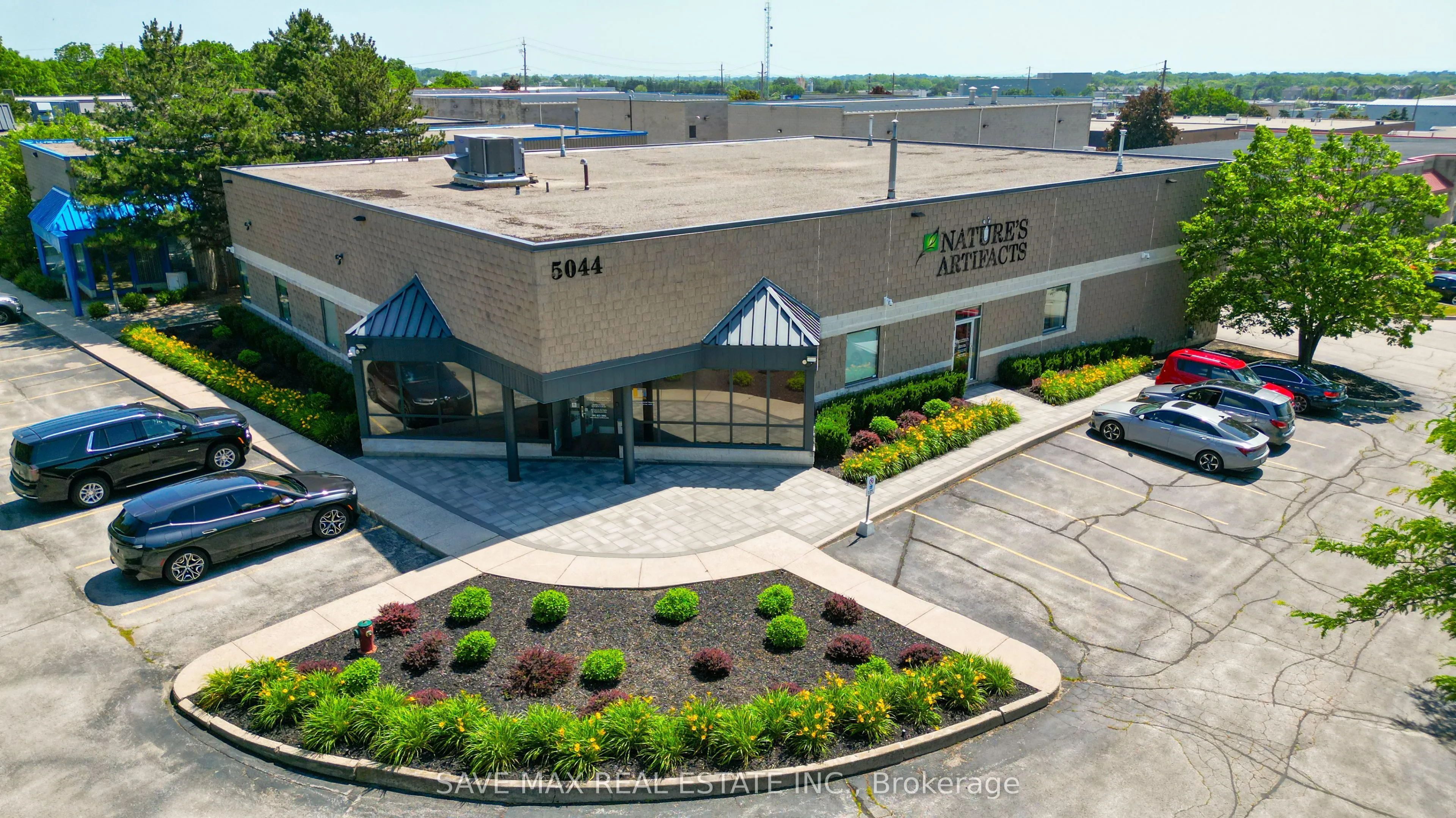 5044 South Service Road