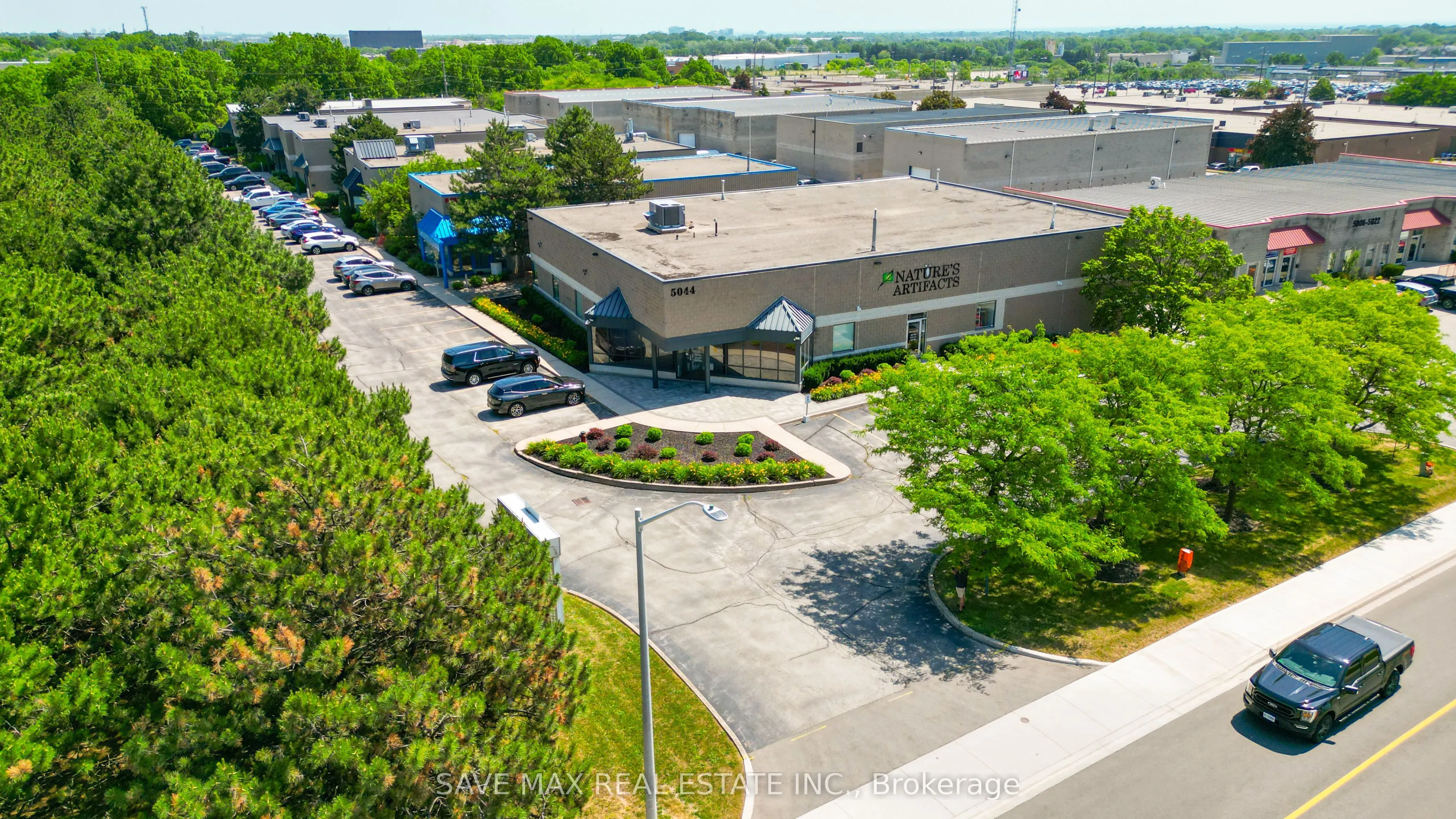 5044 South Service Road