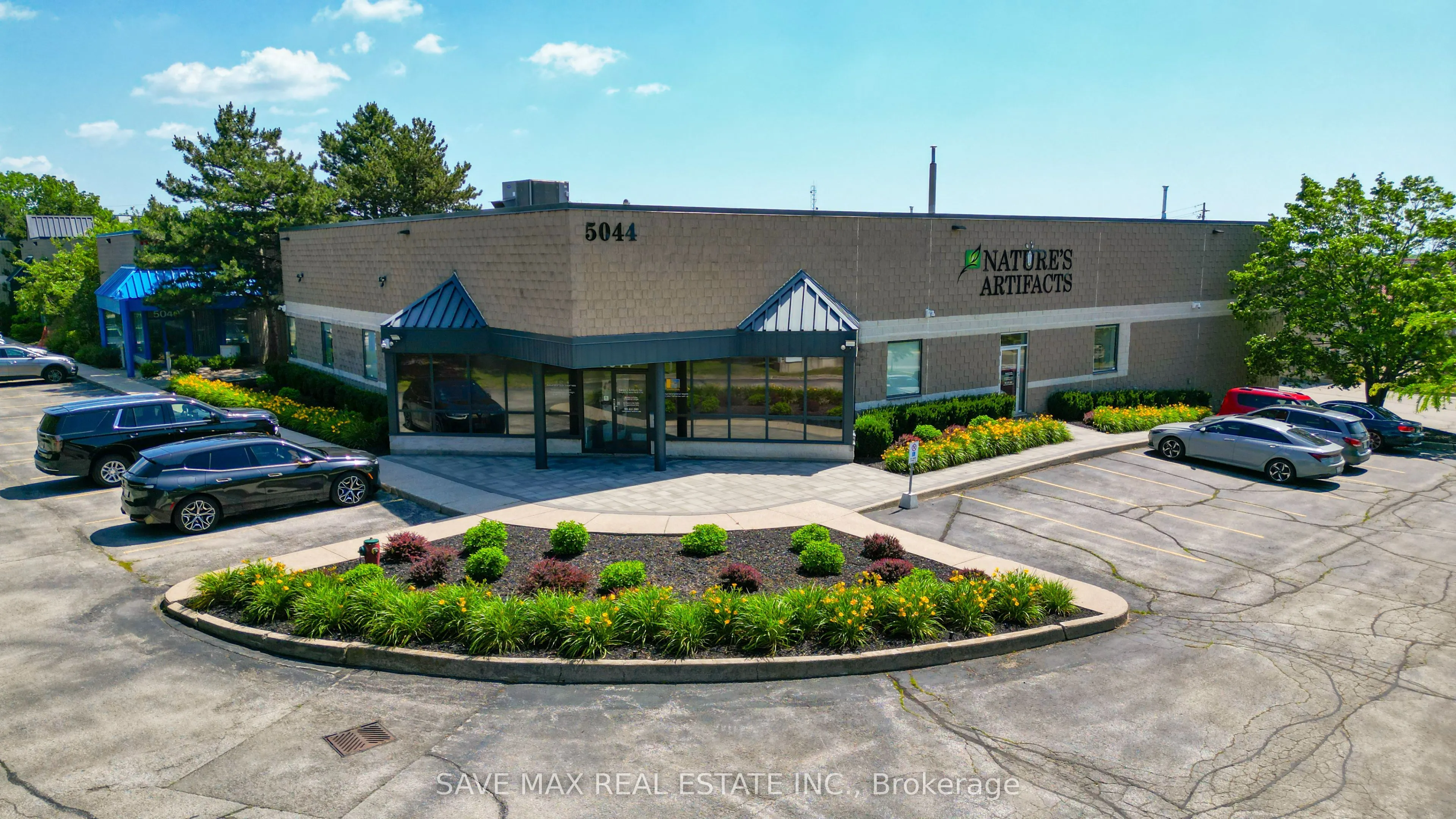 5044 South Service Road