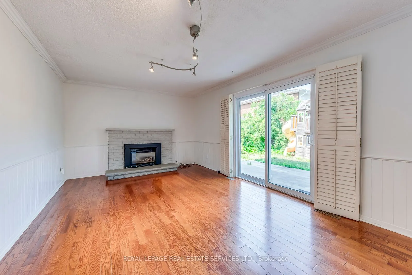 317 Ulric Crescent