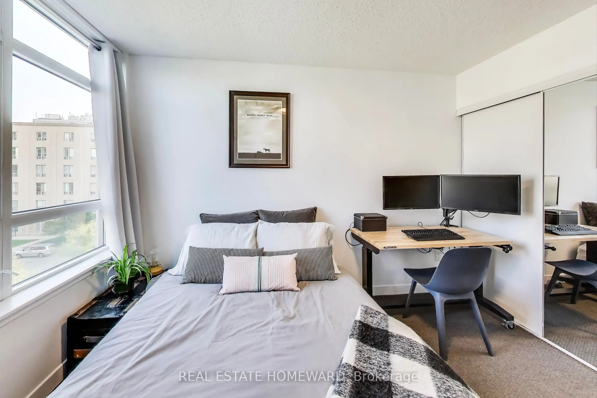 816 Lansdowne Avenue, #406
