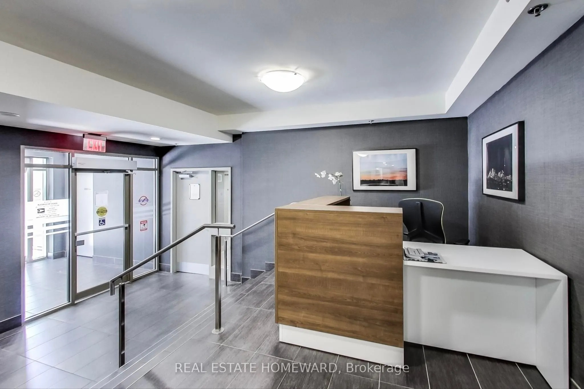 816 Lansdowne Avenue, #406