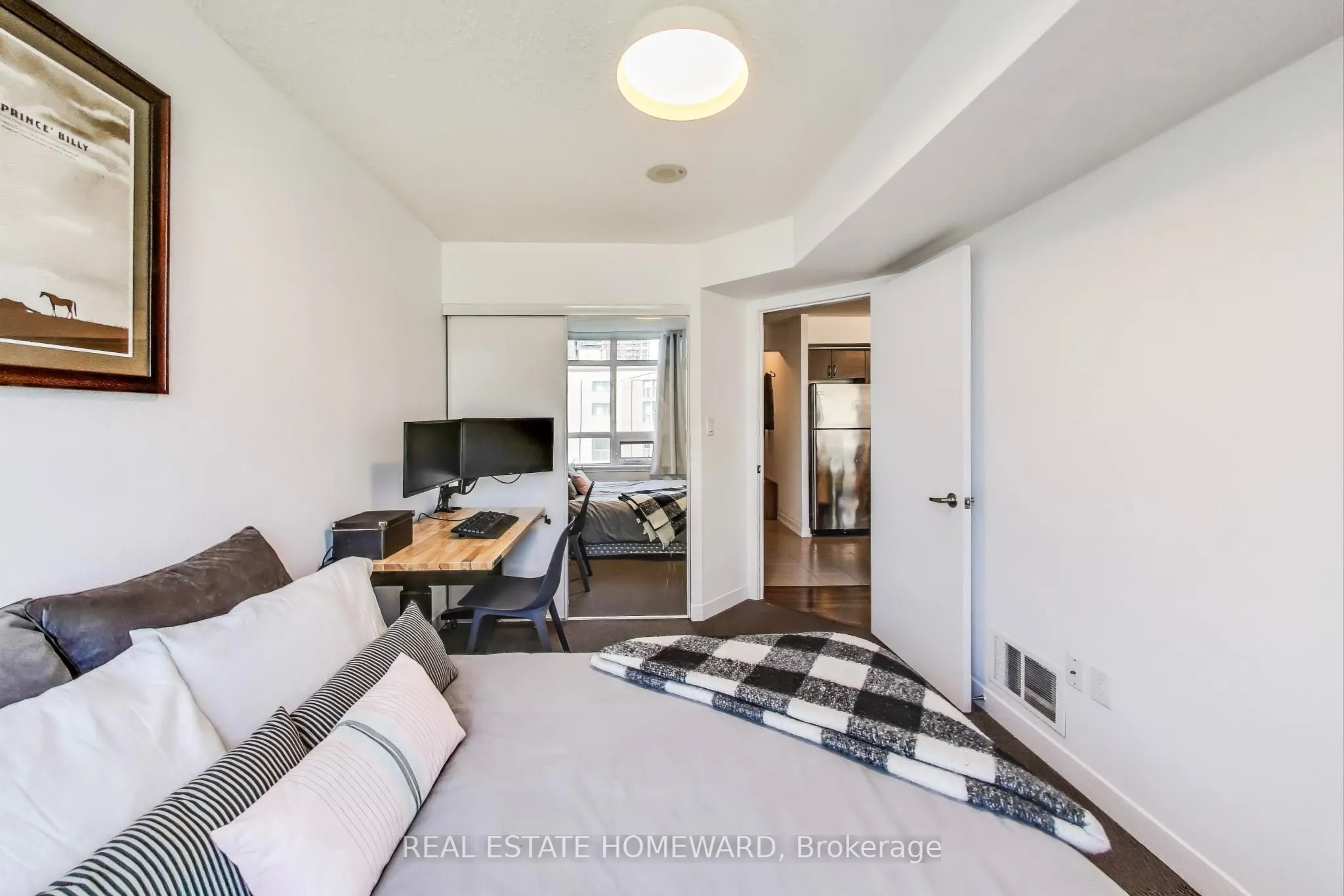 816 Lansdowne Avenue, #406