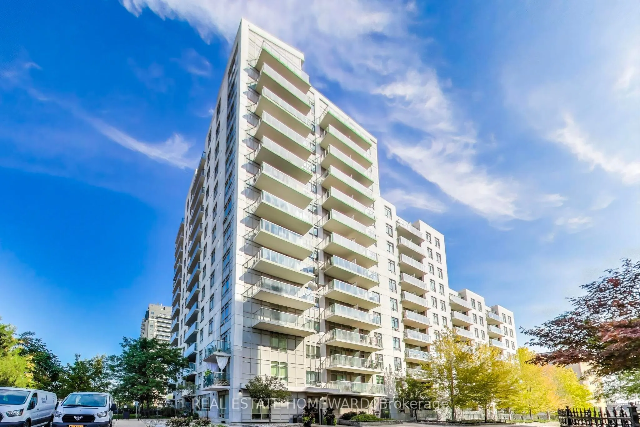 816 Lansdowne Avenue, #406