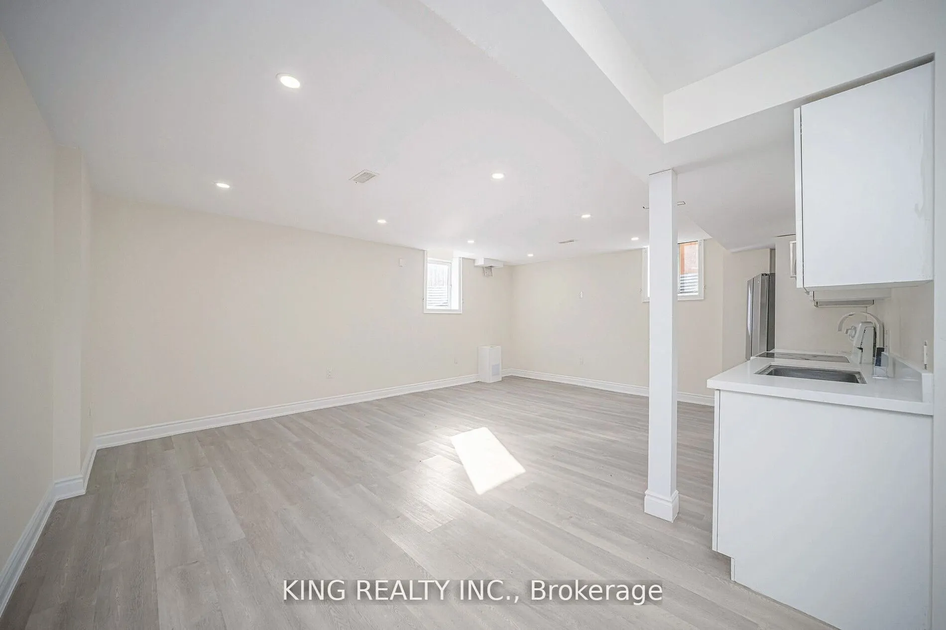 52 Haverstock Crescent