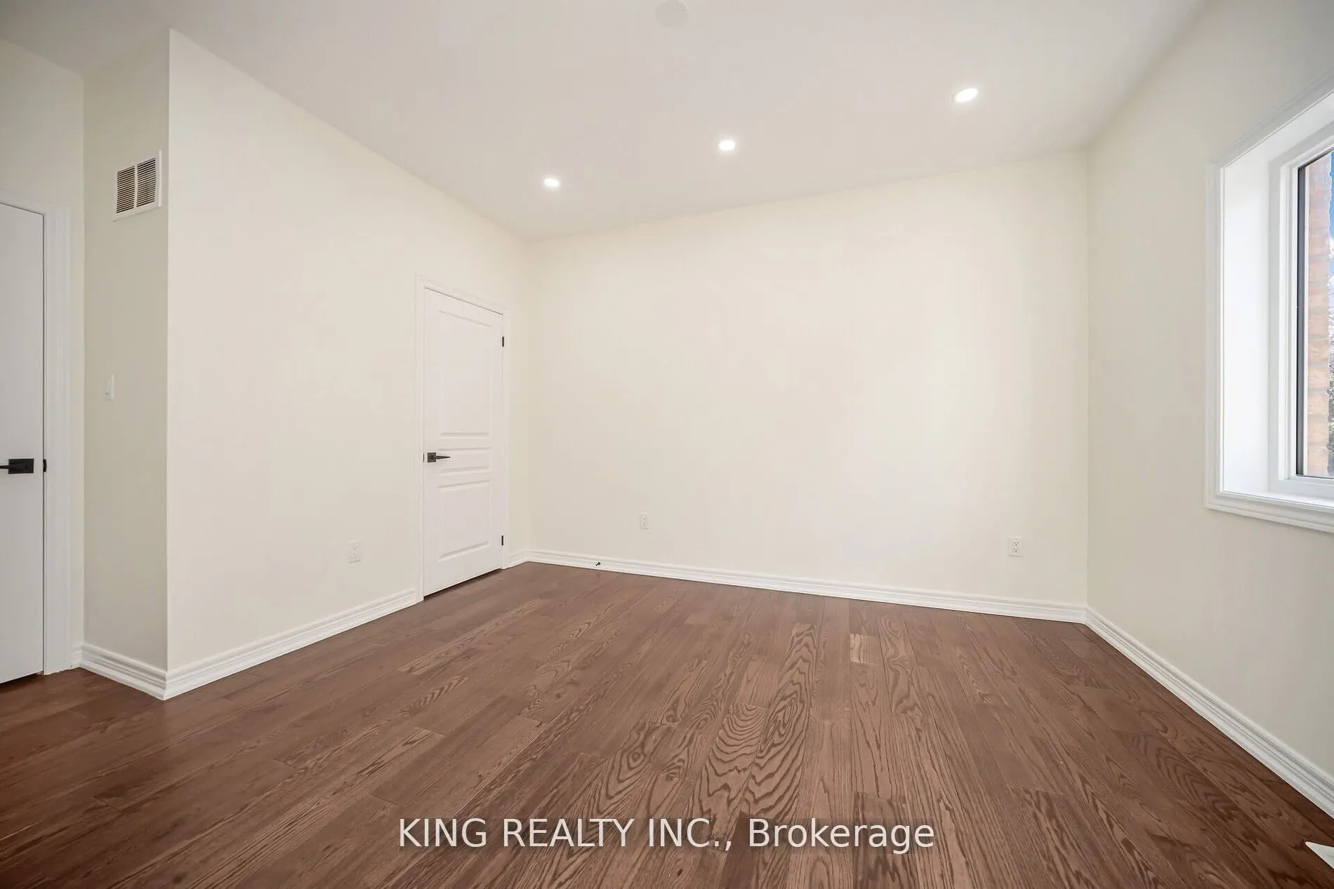 52 Haverstock Crescent