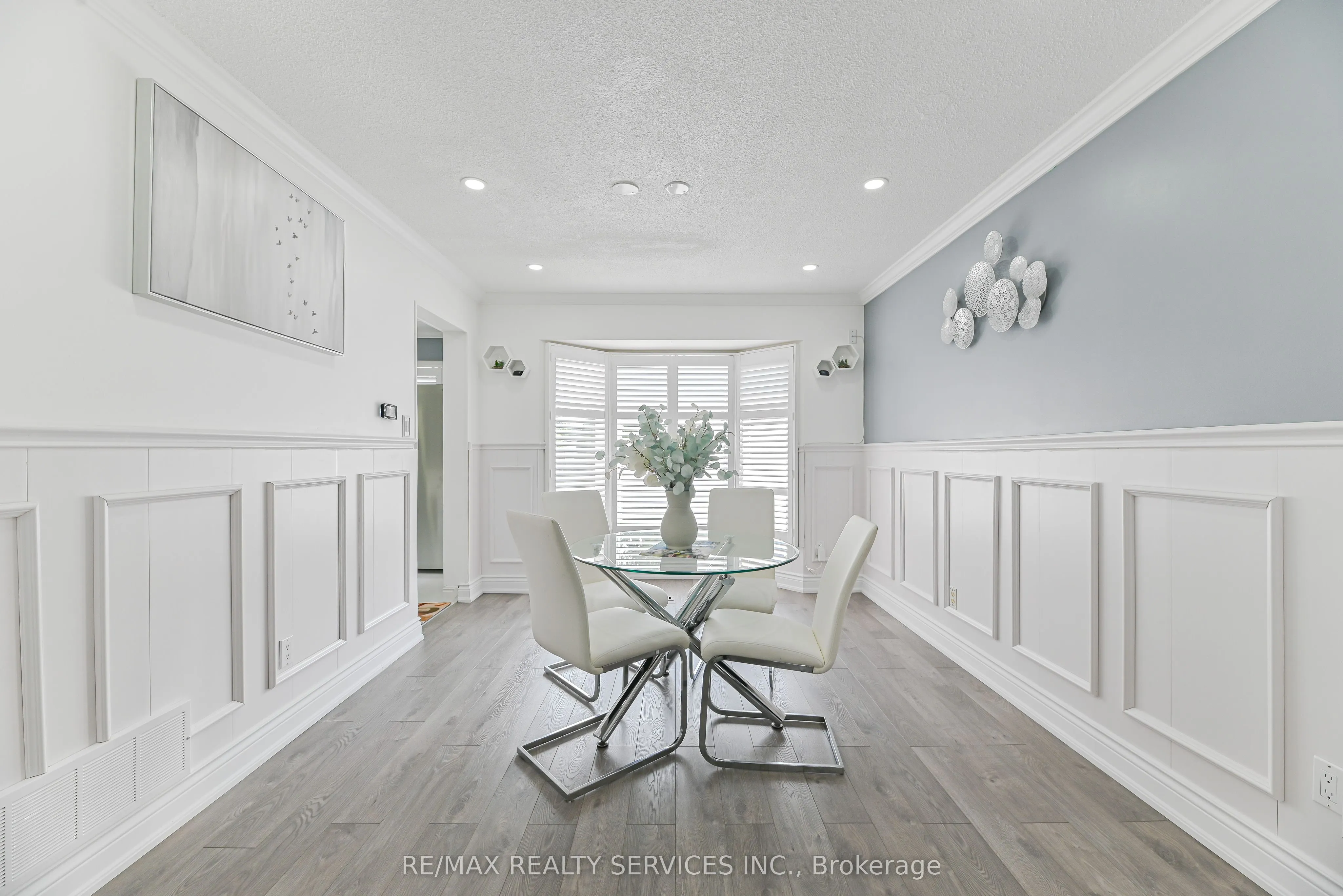 29 Leneck Avenue