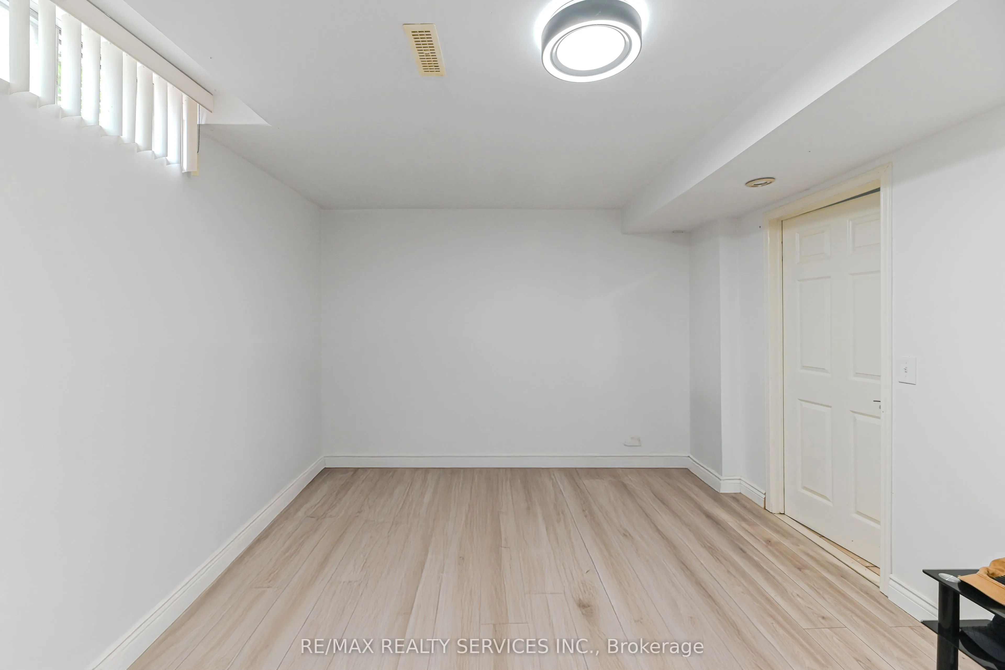 29 Leneck Avenue