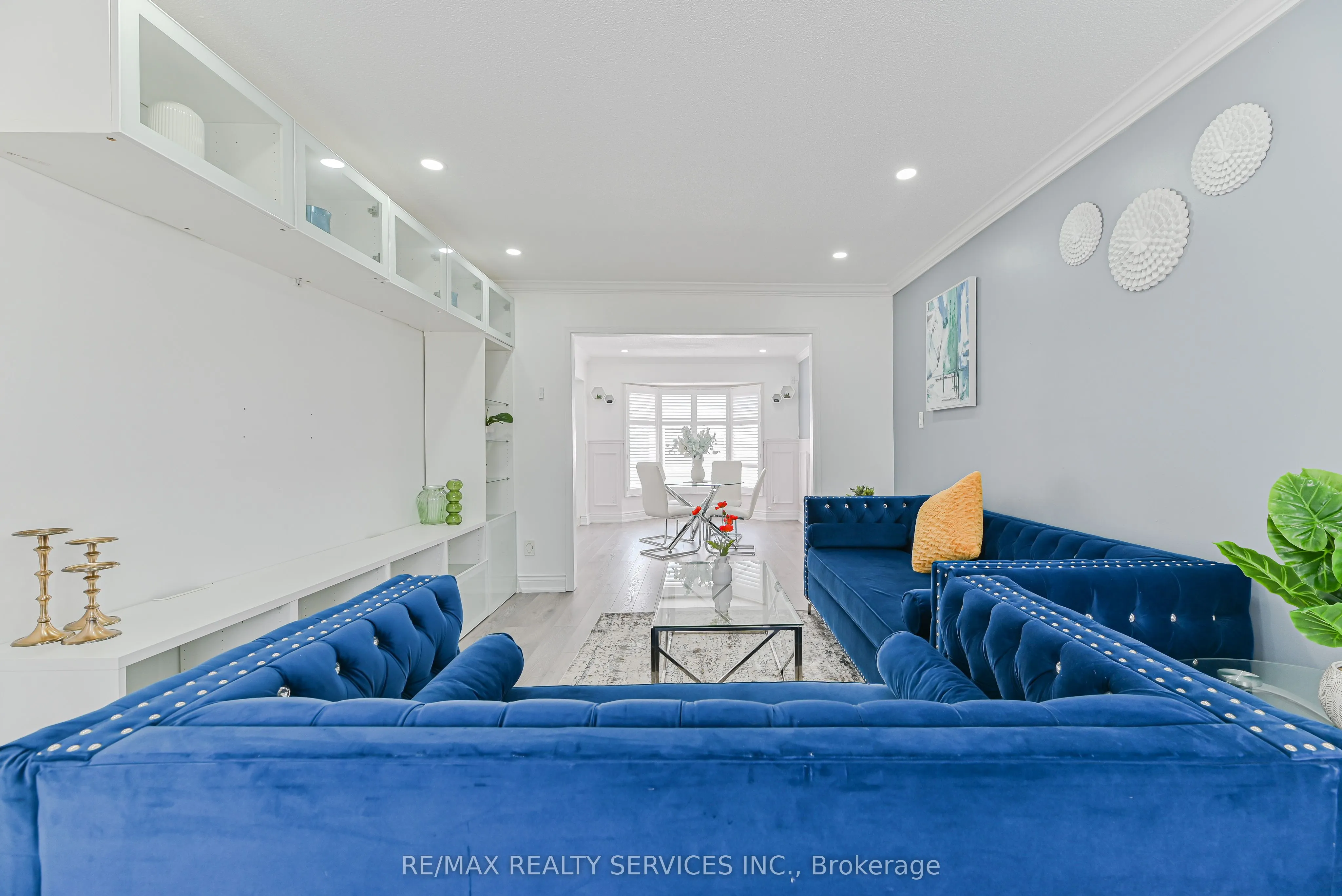 29 Leneck Avenue