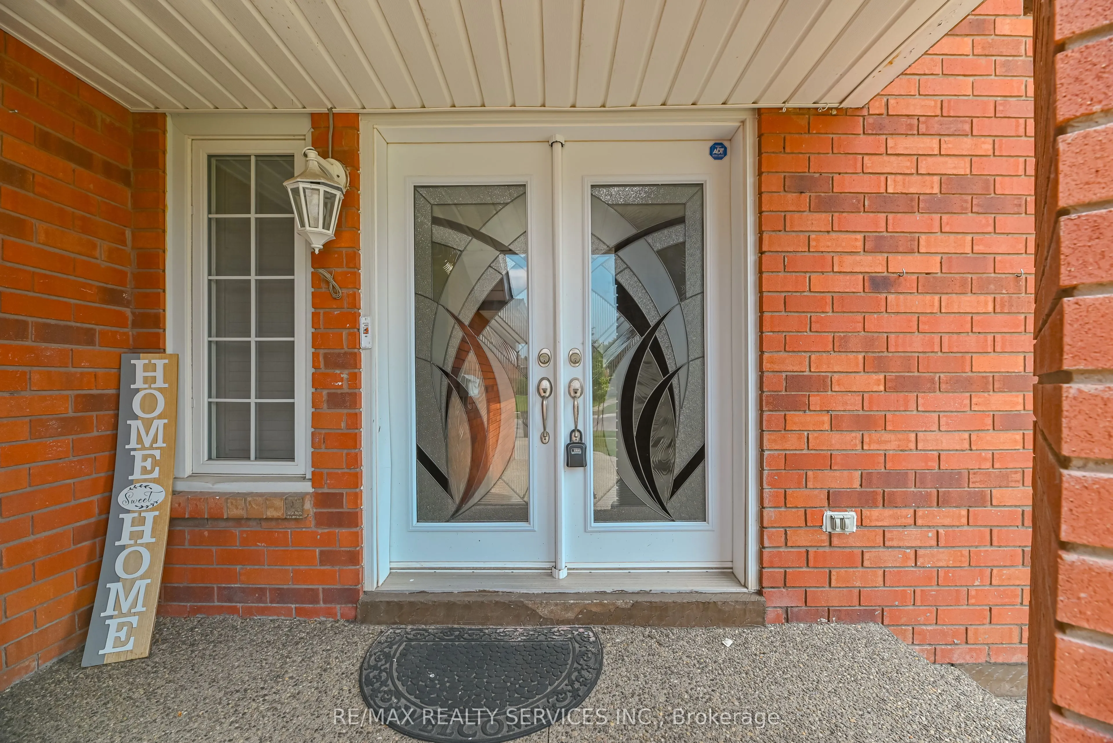 29 Leneck Avenue