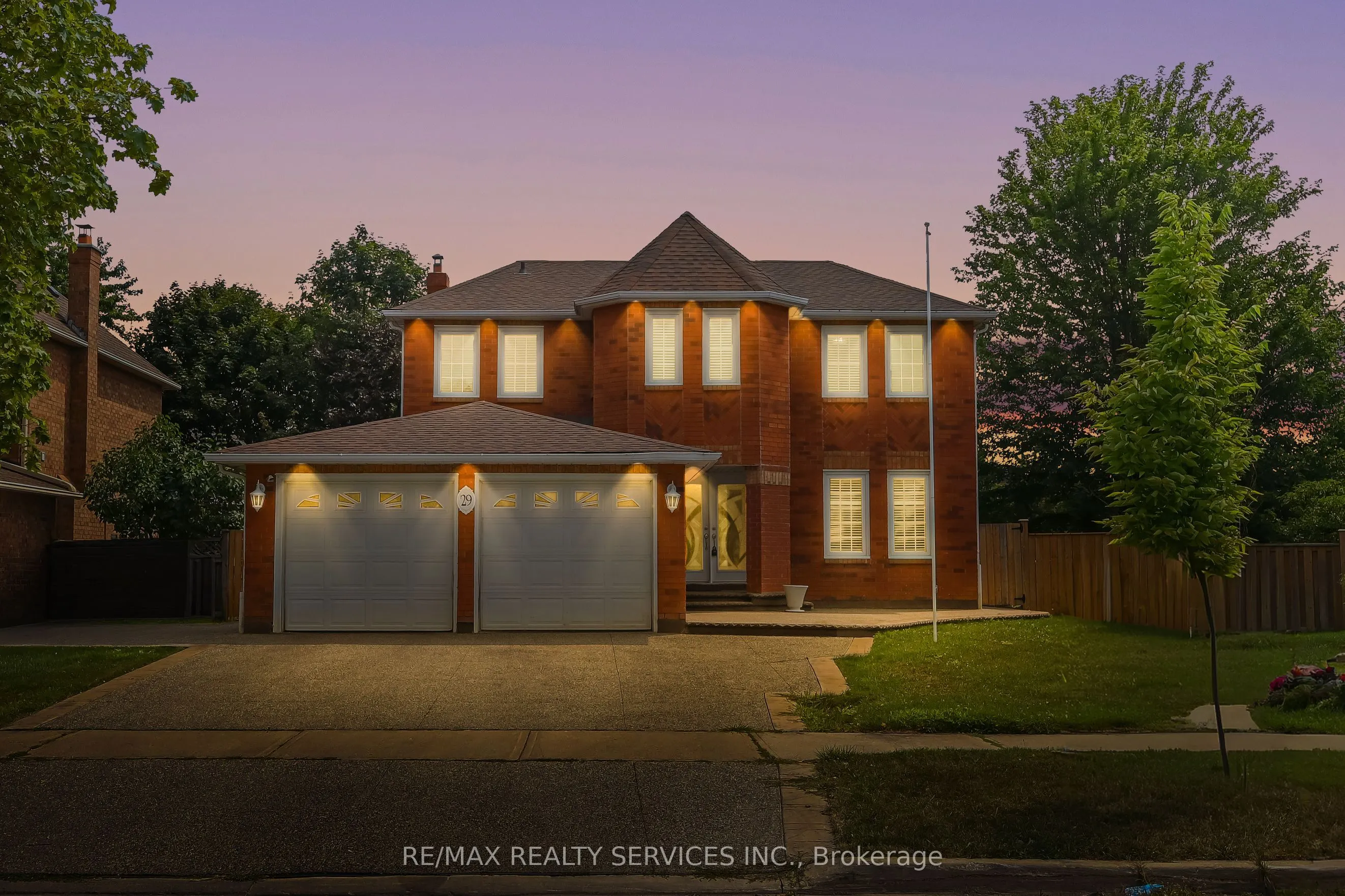 29 Leneck Avenue