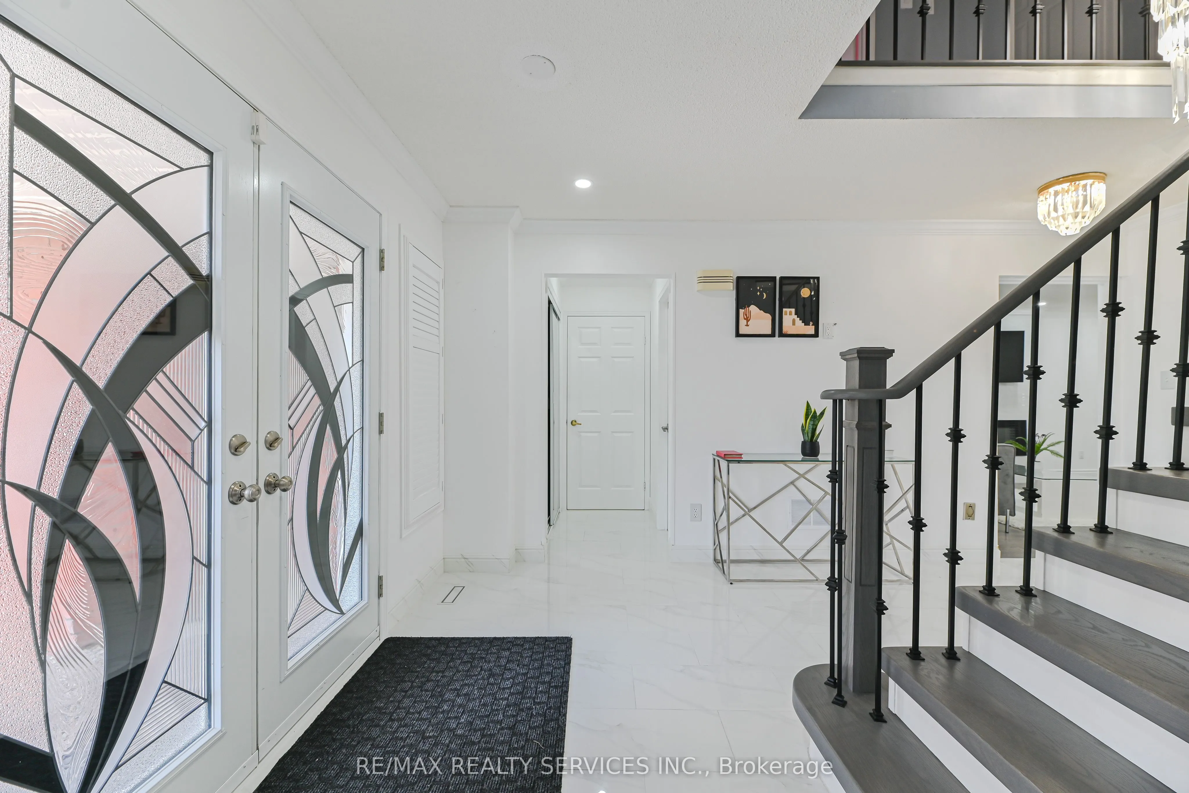 29 Leneck Avenue