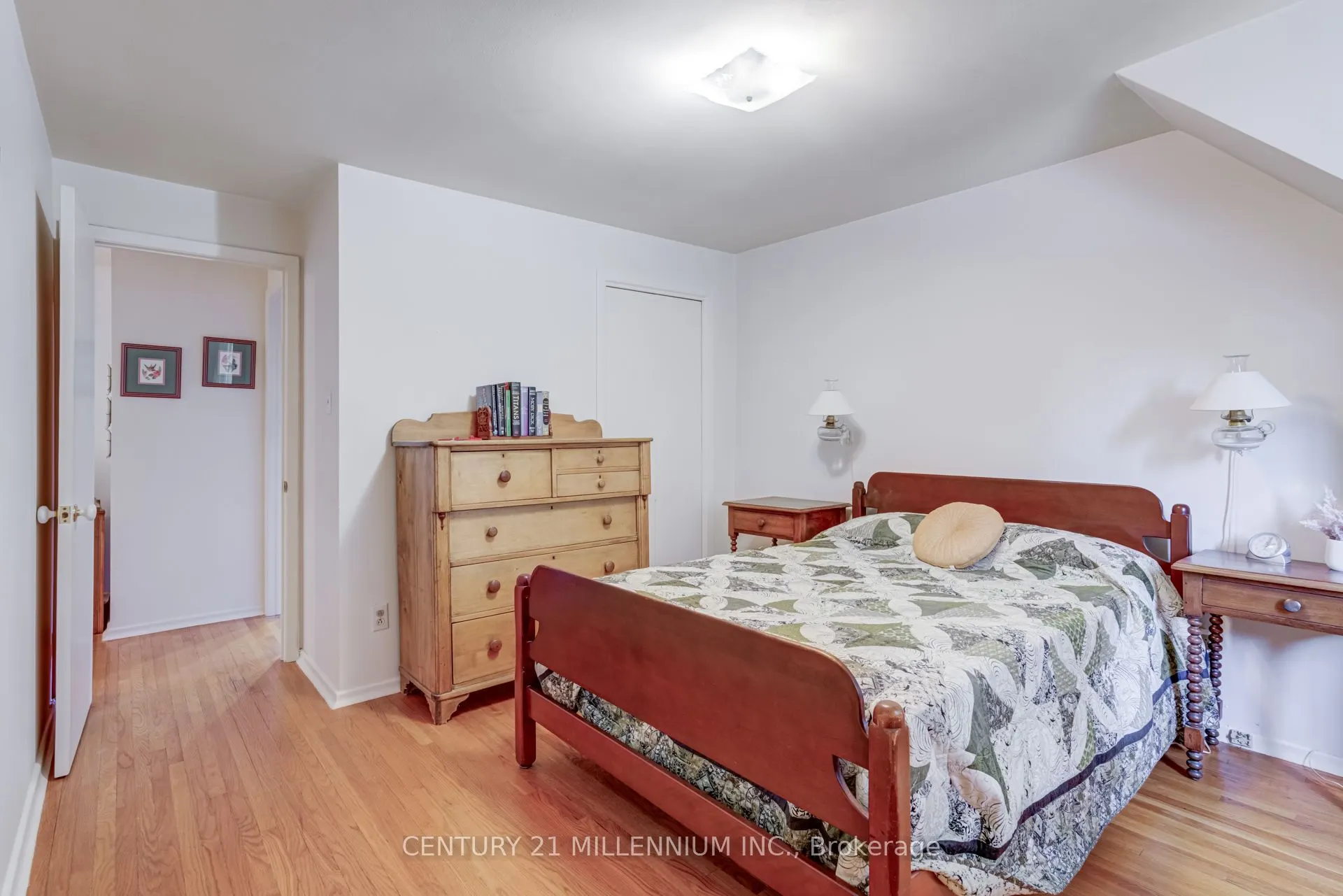 12 Alderway Avenue