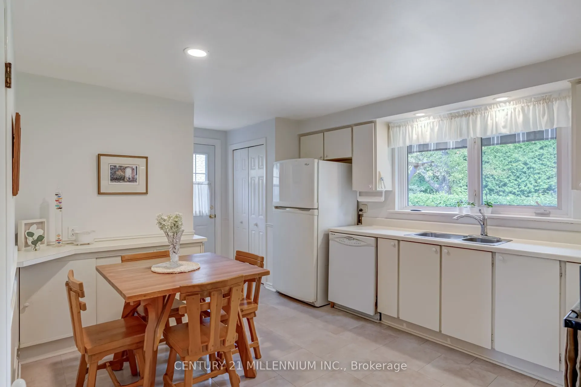 12 Alderway Avenue