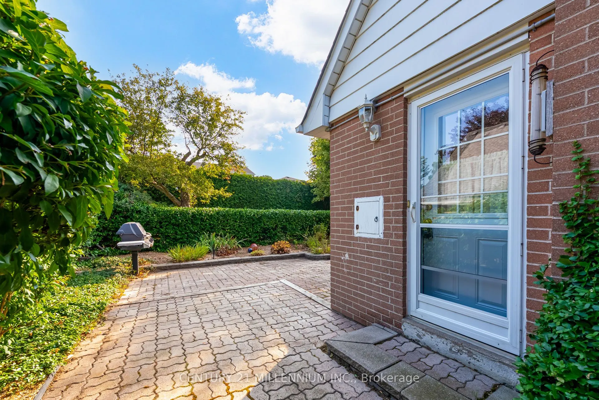 12 Alderway Avenue