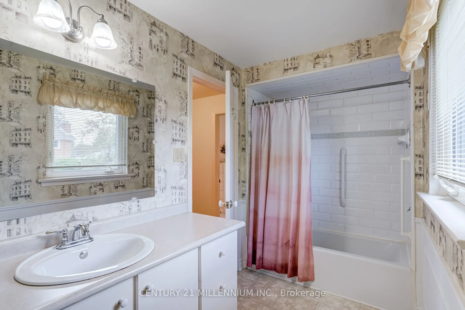 12 Alderway Avenue