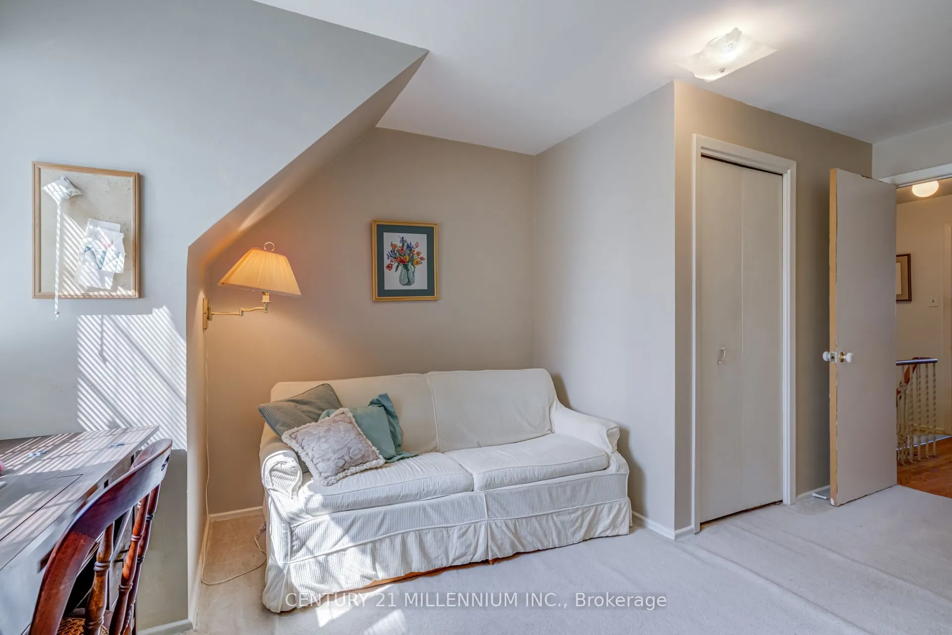 12 Alderway Avenue