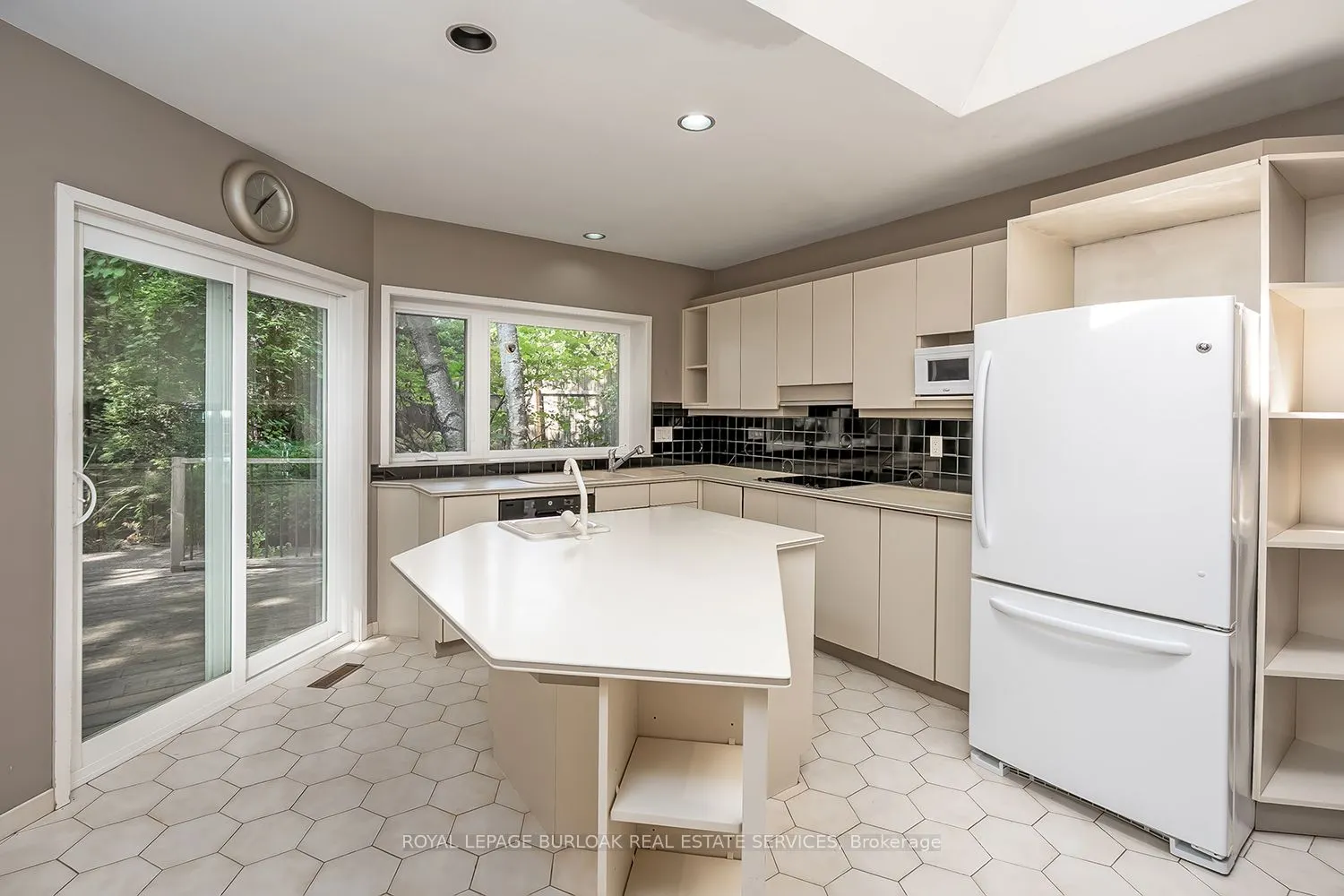 4189 Inglewood Drive