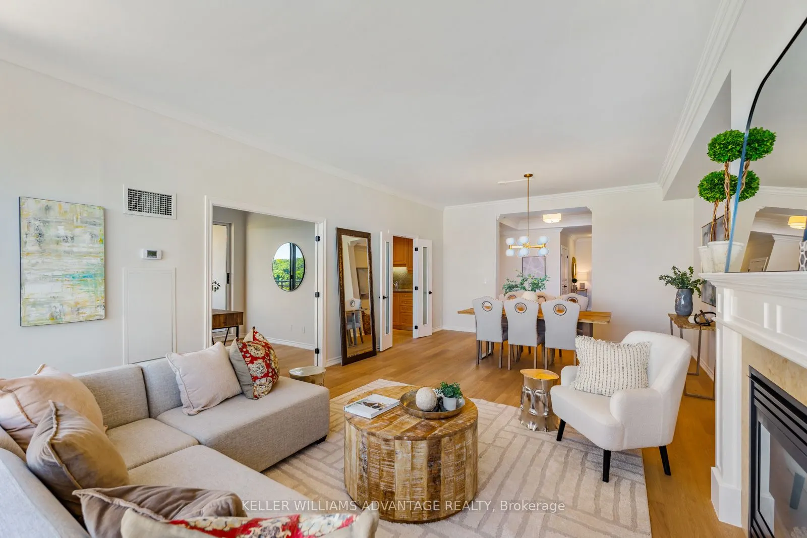 2662 Bloor Street W, #904