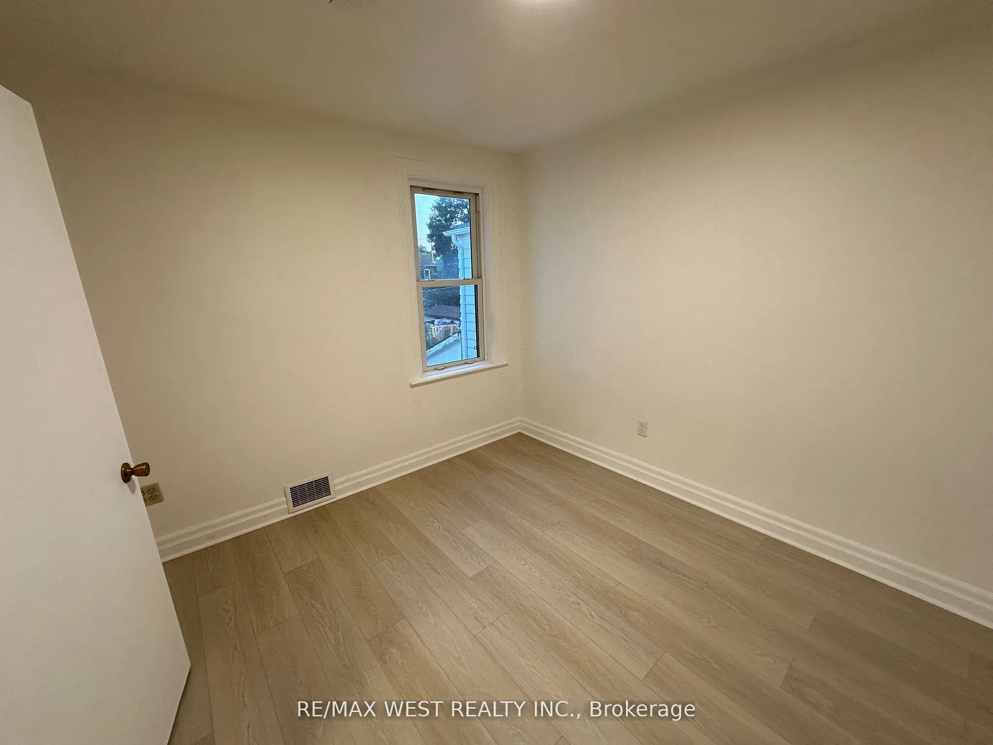 19 Jerome Street, #2nd