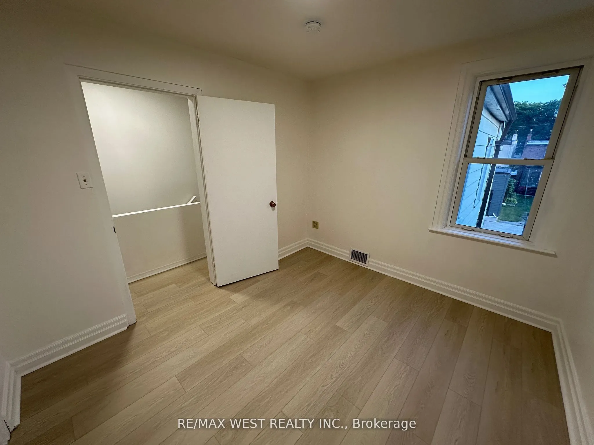 19 Jerome Street, #2nd