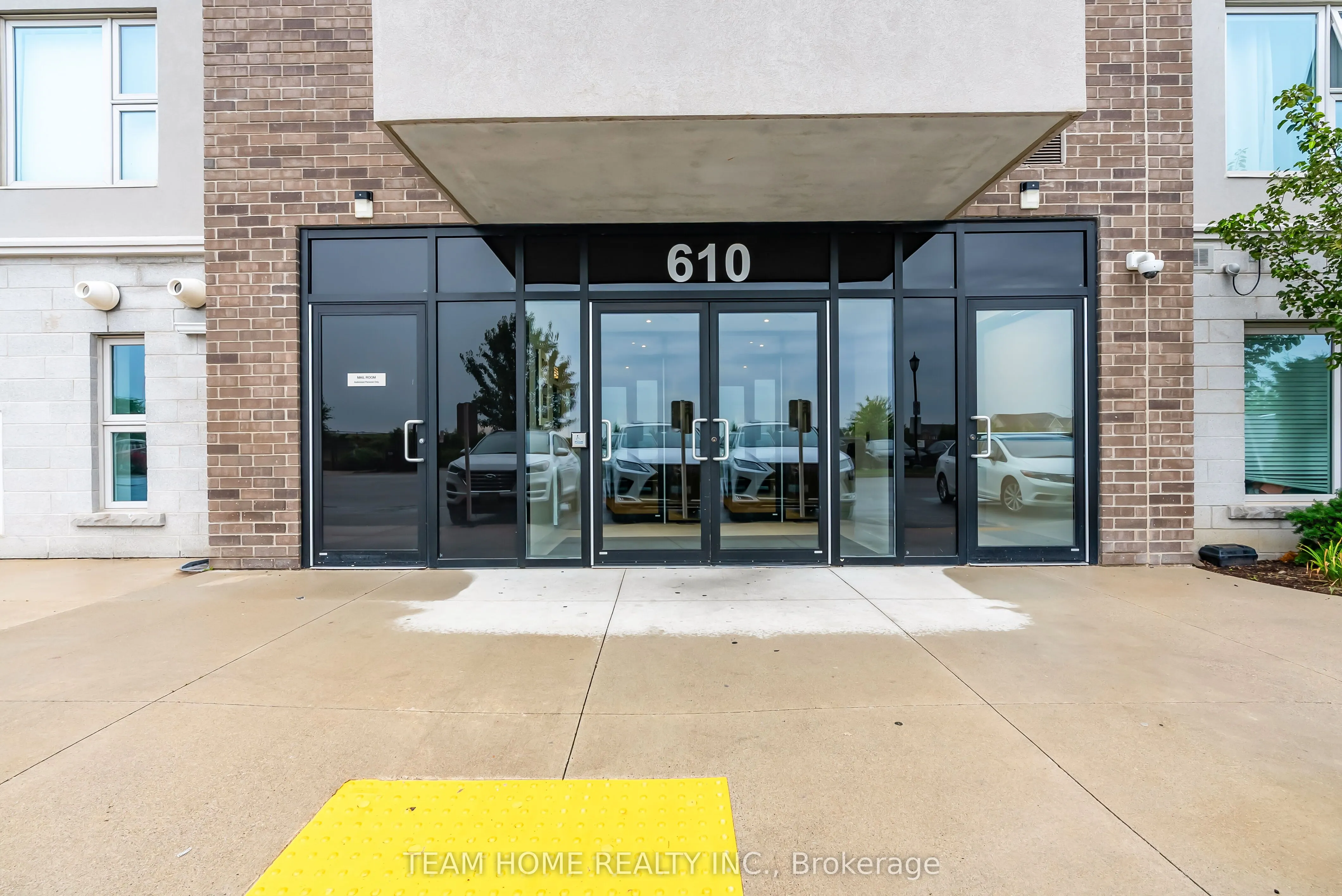 610 Farmstead Drive, #220