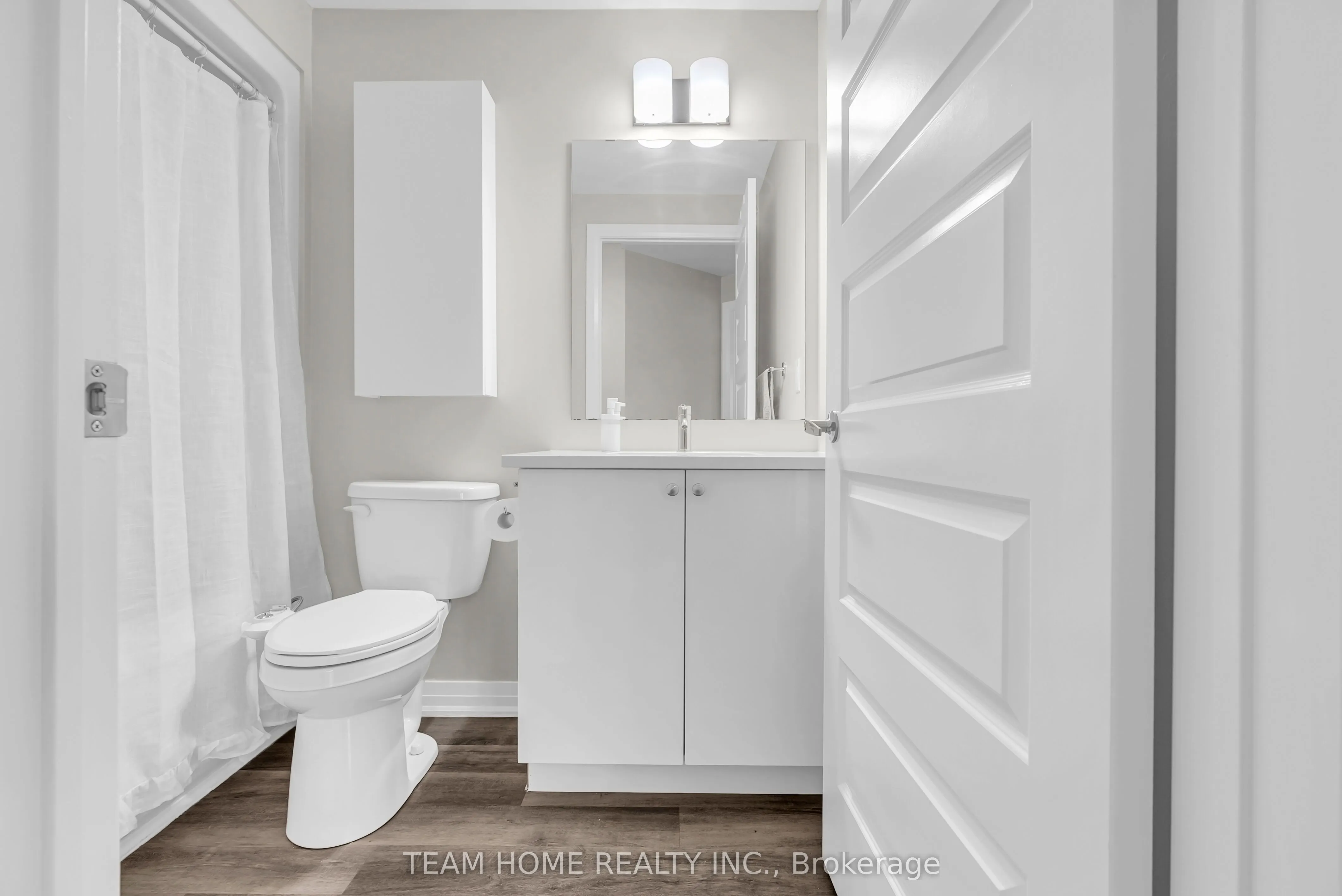 610 Farmstead Drive, #220
