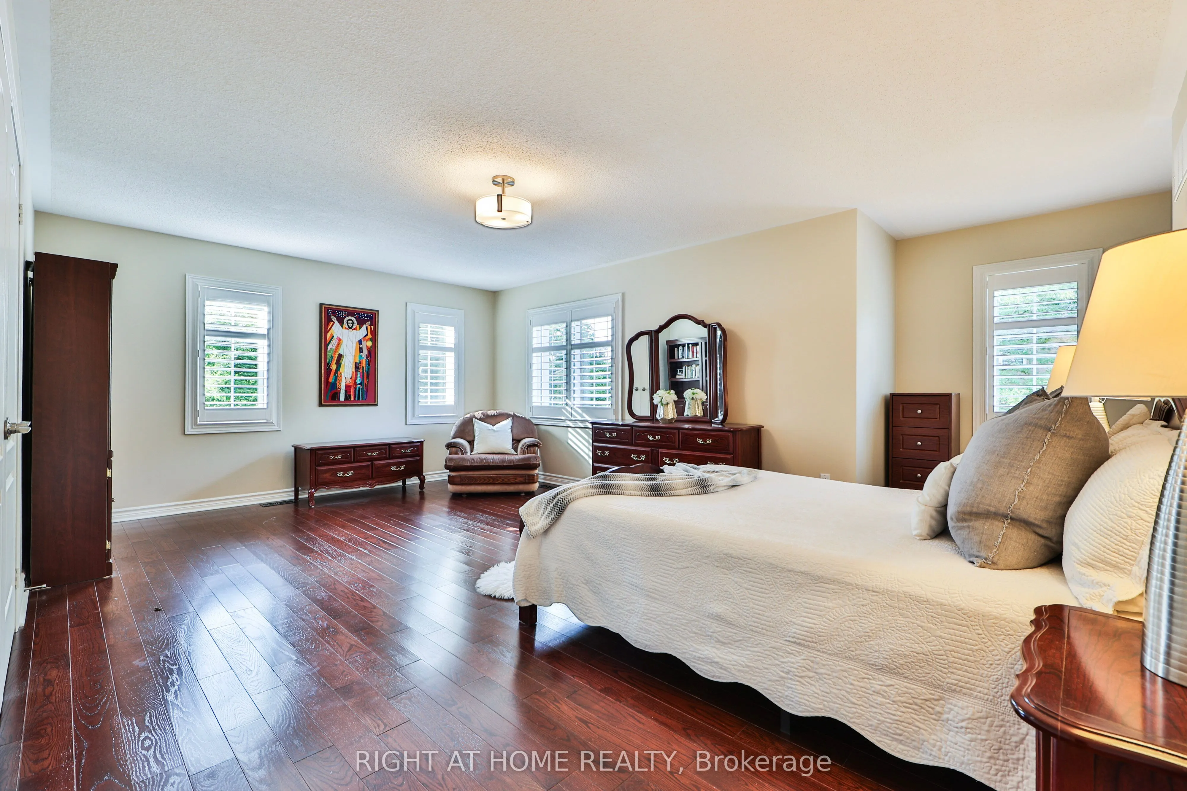 2435 VALLEY FOREST Way