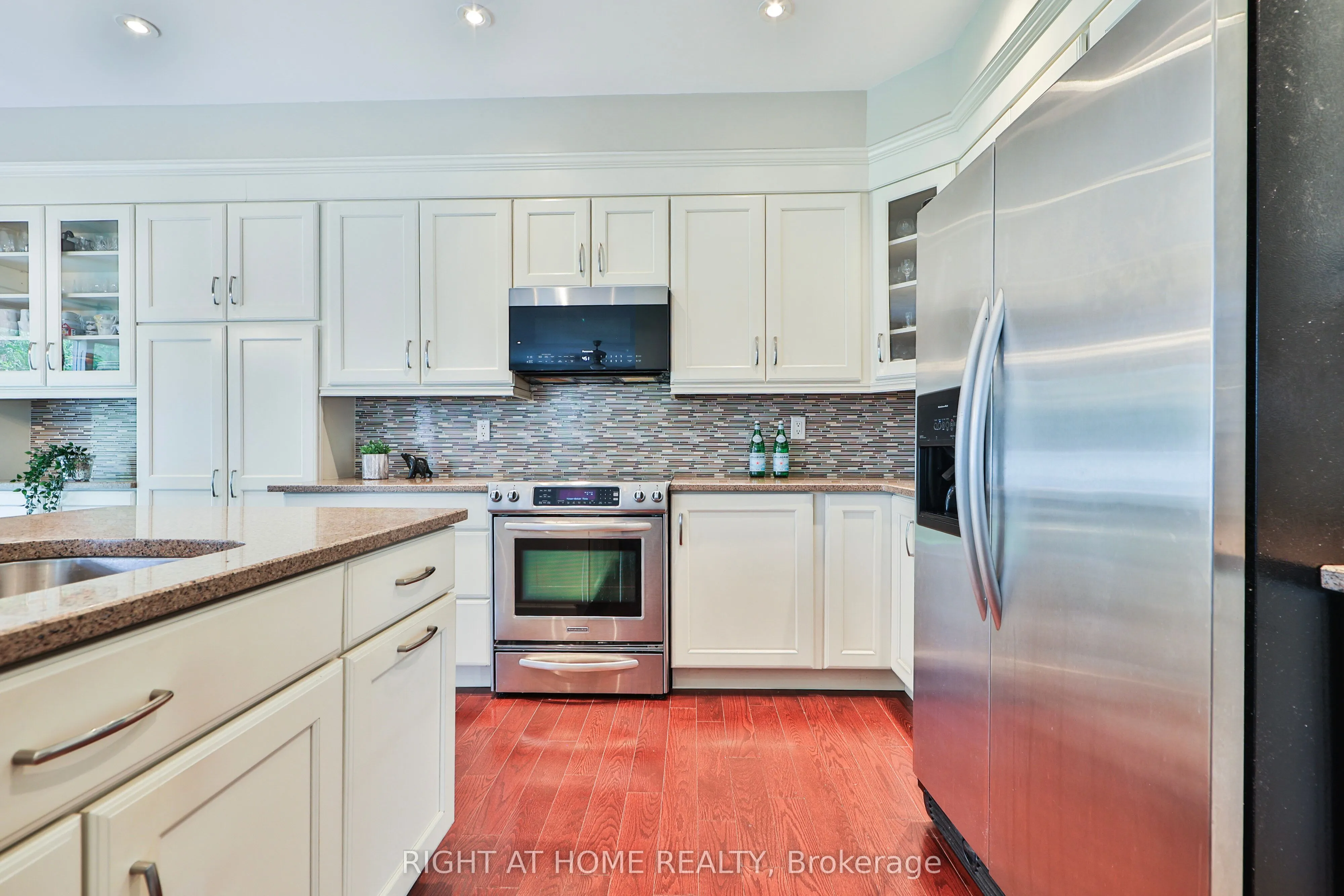 2435 VALLEY FOREST Way