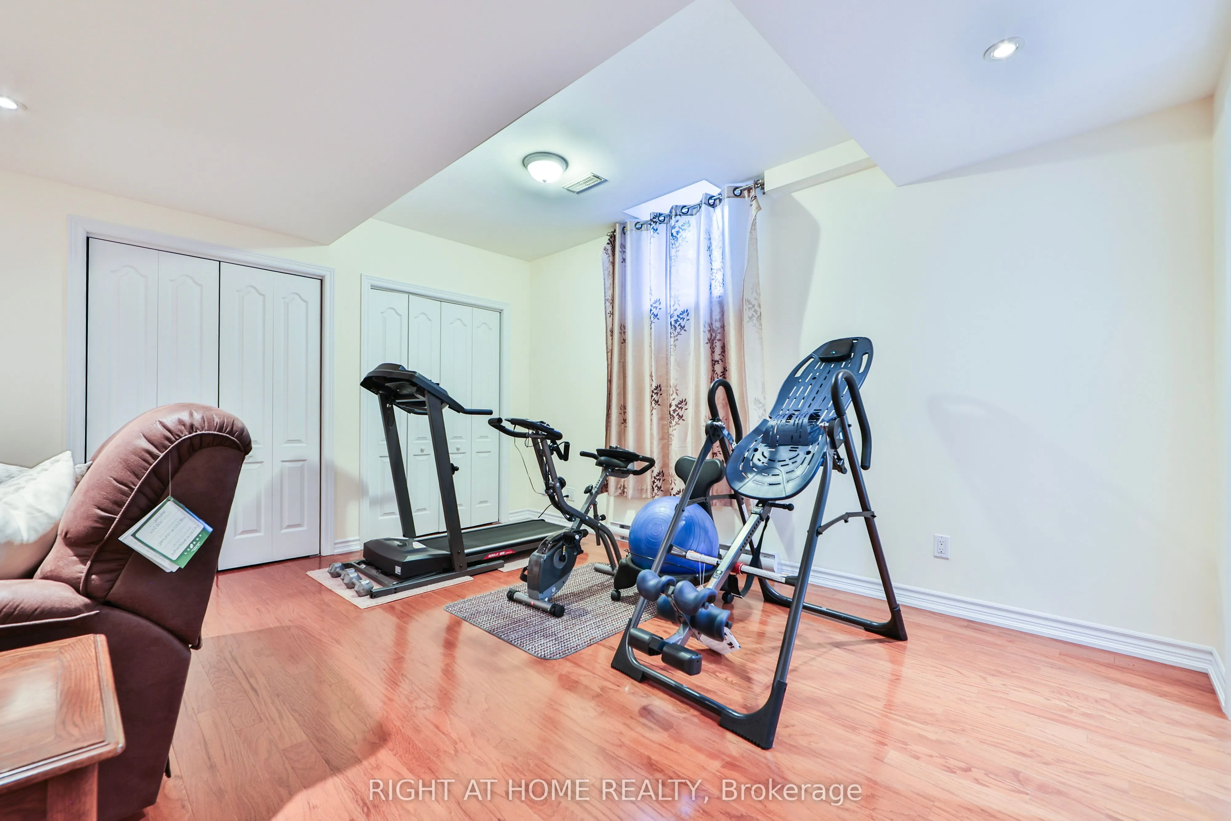 2435 VALLEY FOREST Way