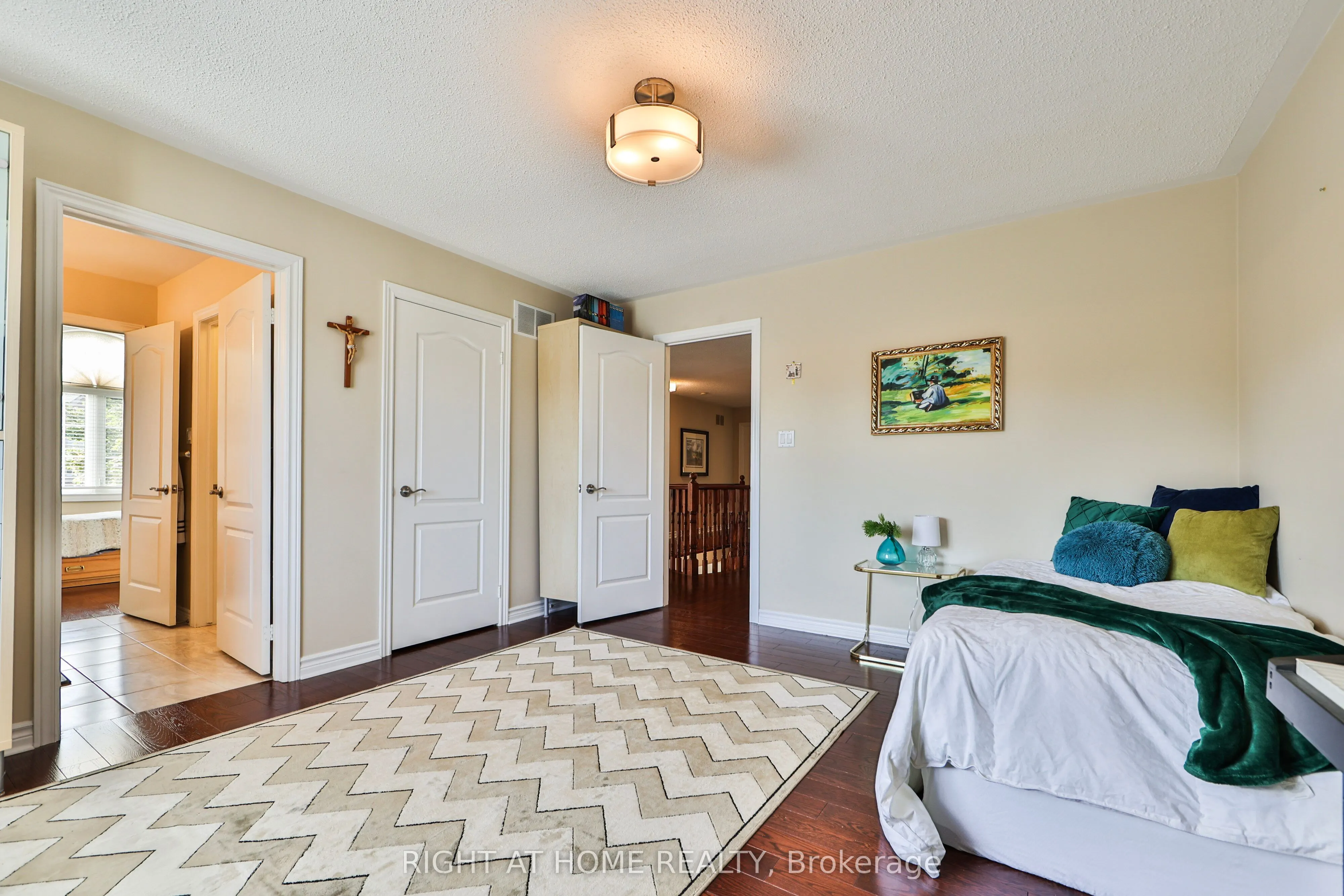 2435 VALLEY FOREST Way