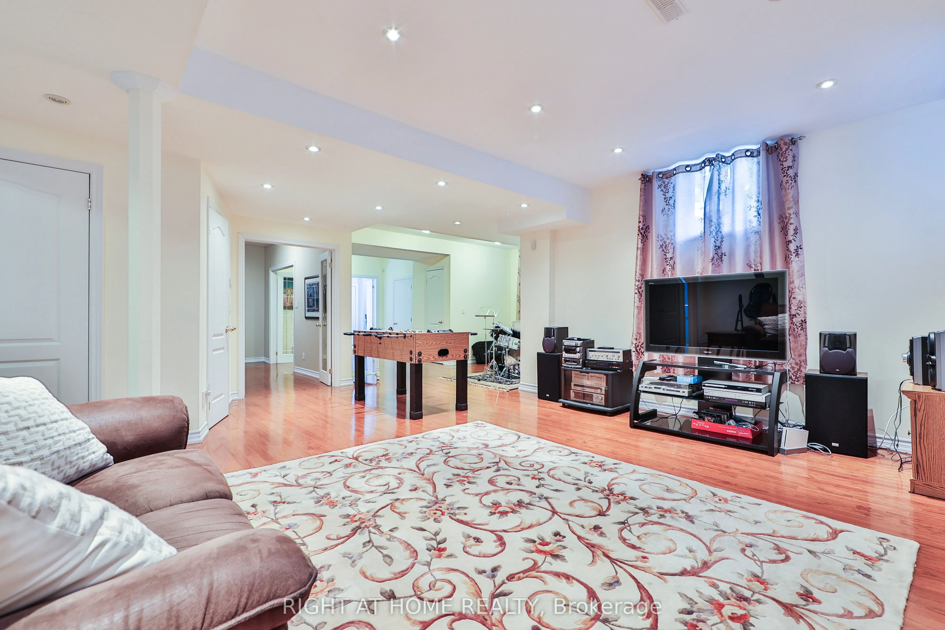 2435 VALLEY FOREST Way