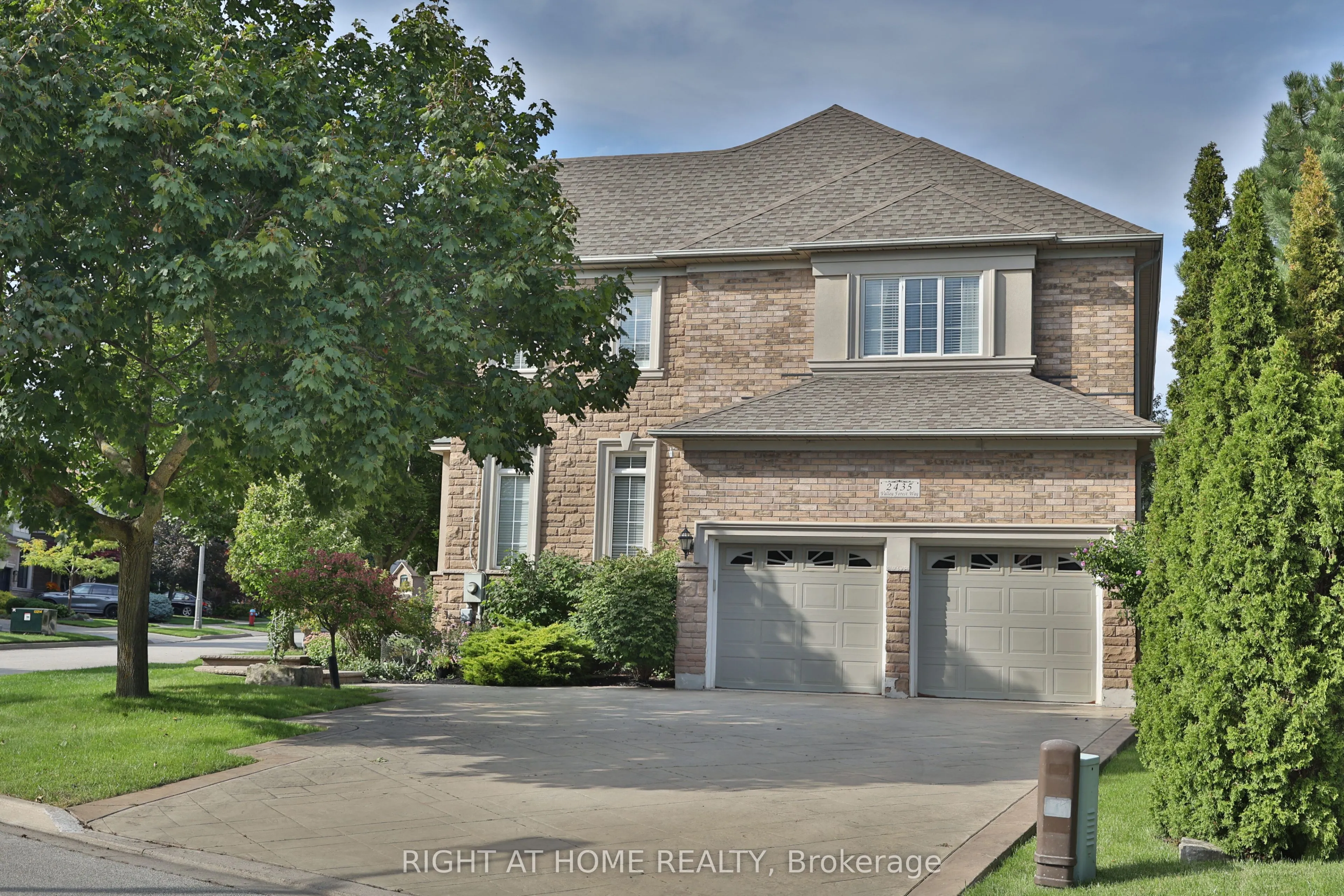 2435 VALLEY FOREST Way