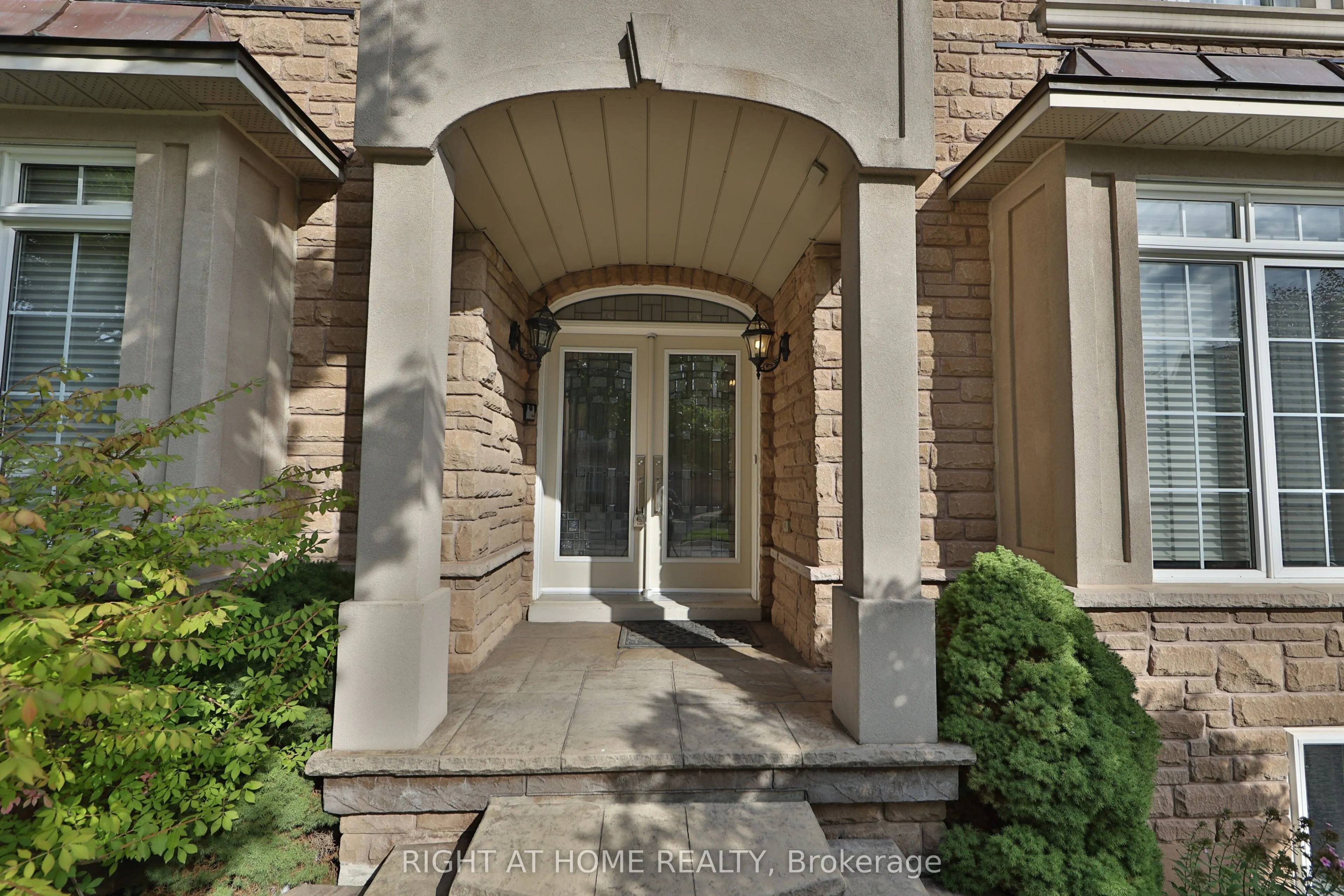2435 VALLEY FOREST Way