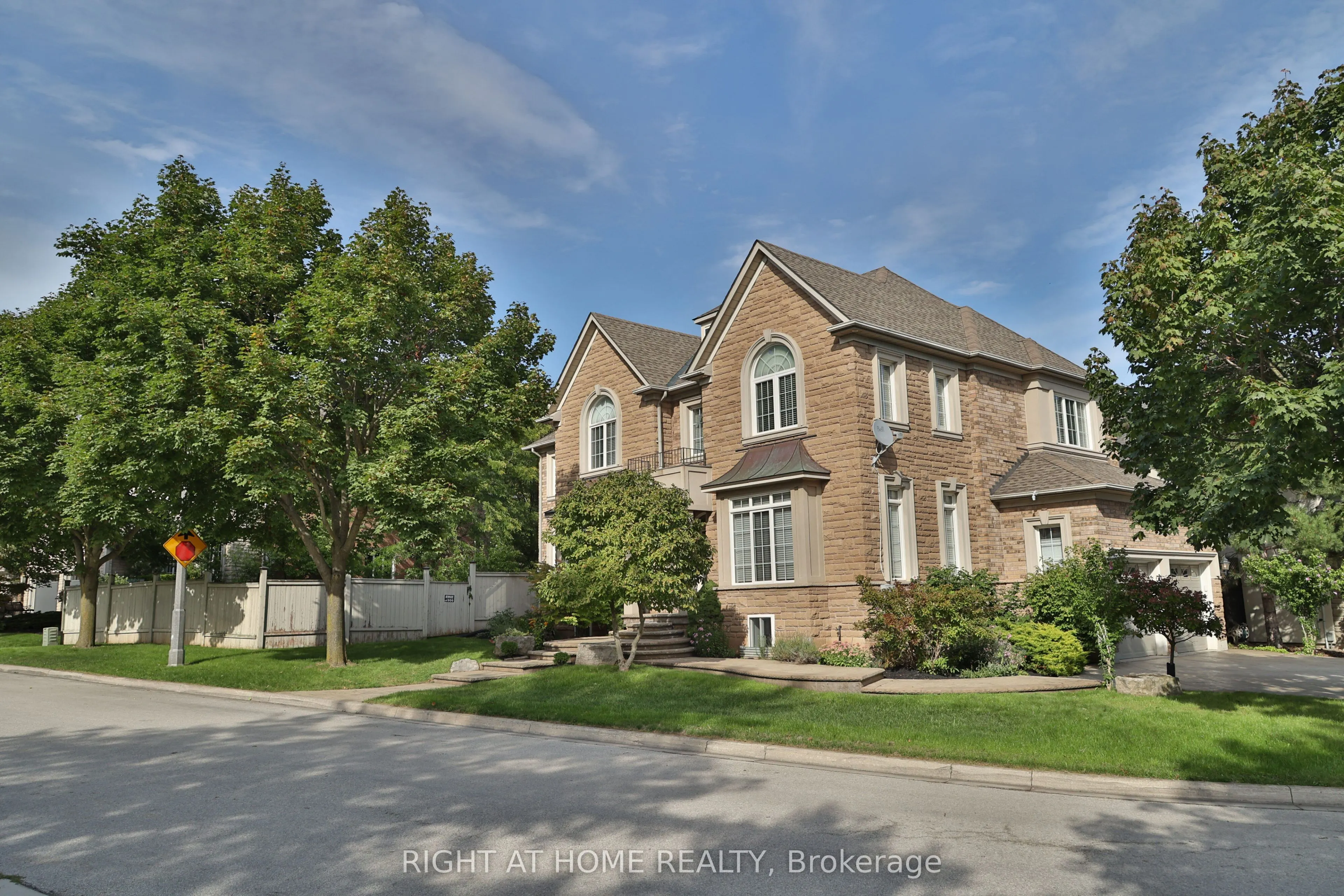 2435 VALLEY FOREST Way