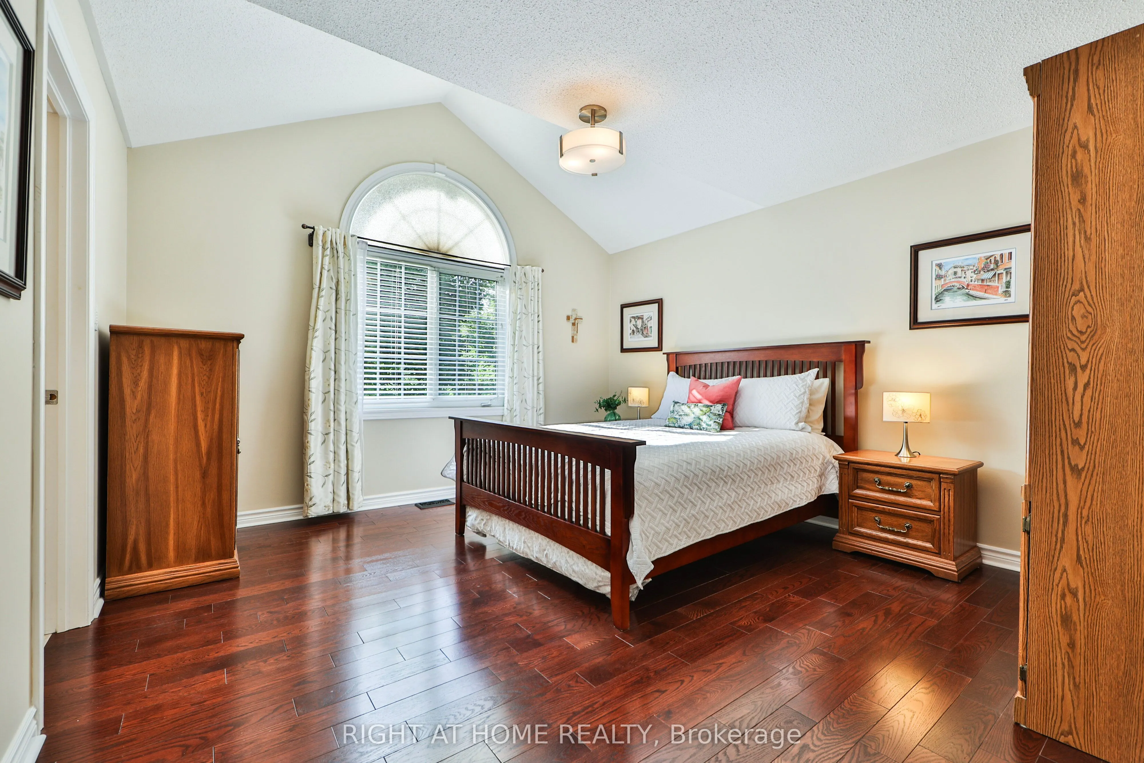 2435 VALLEY FOREST Way