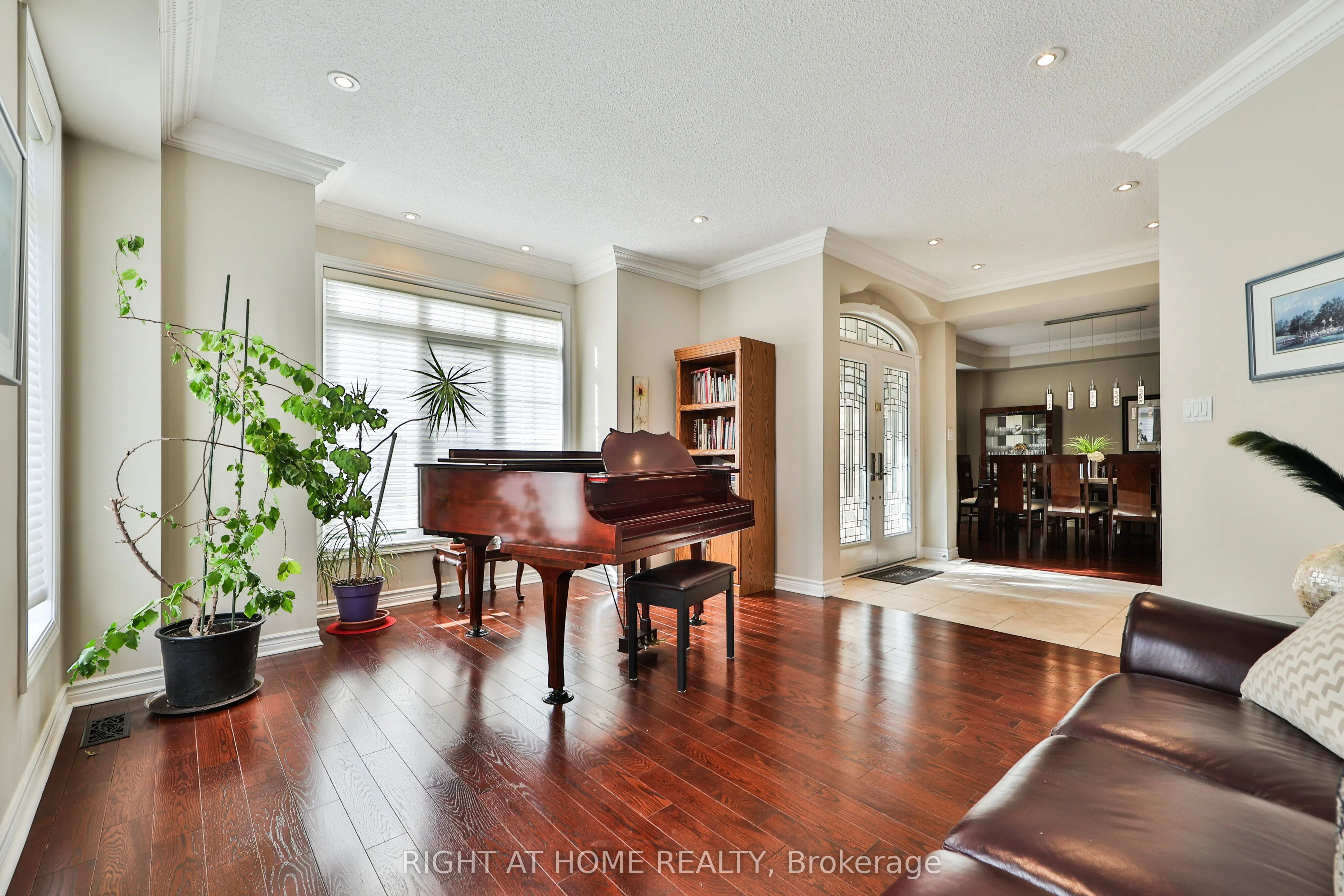 2435 VALLEY FOREST Way