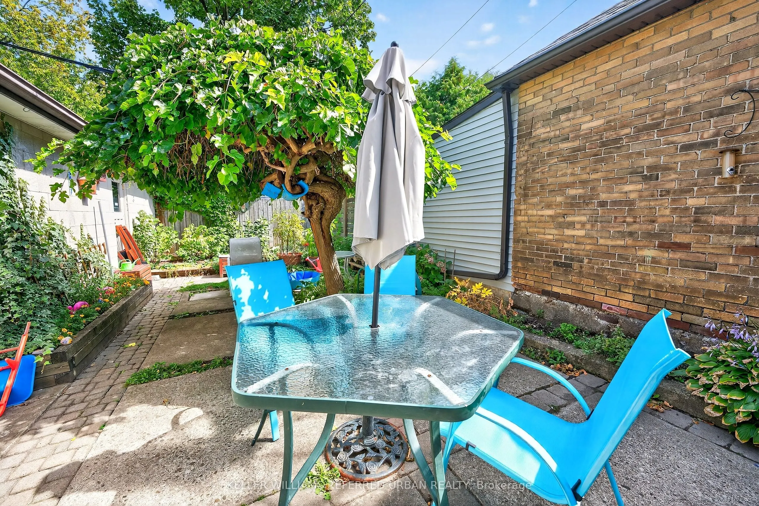 93 Northcliffe Boulevard