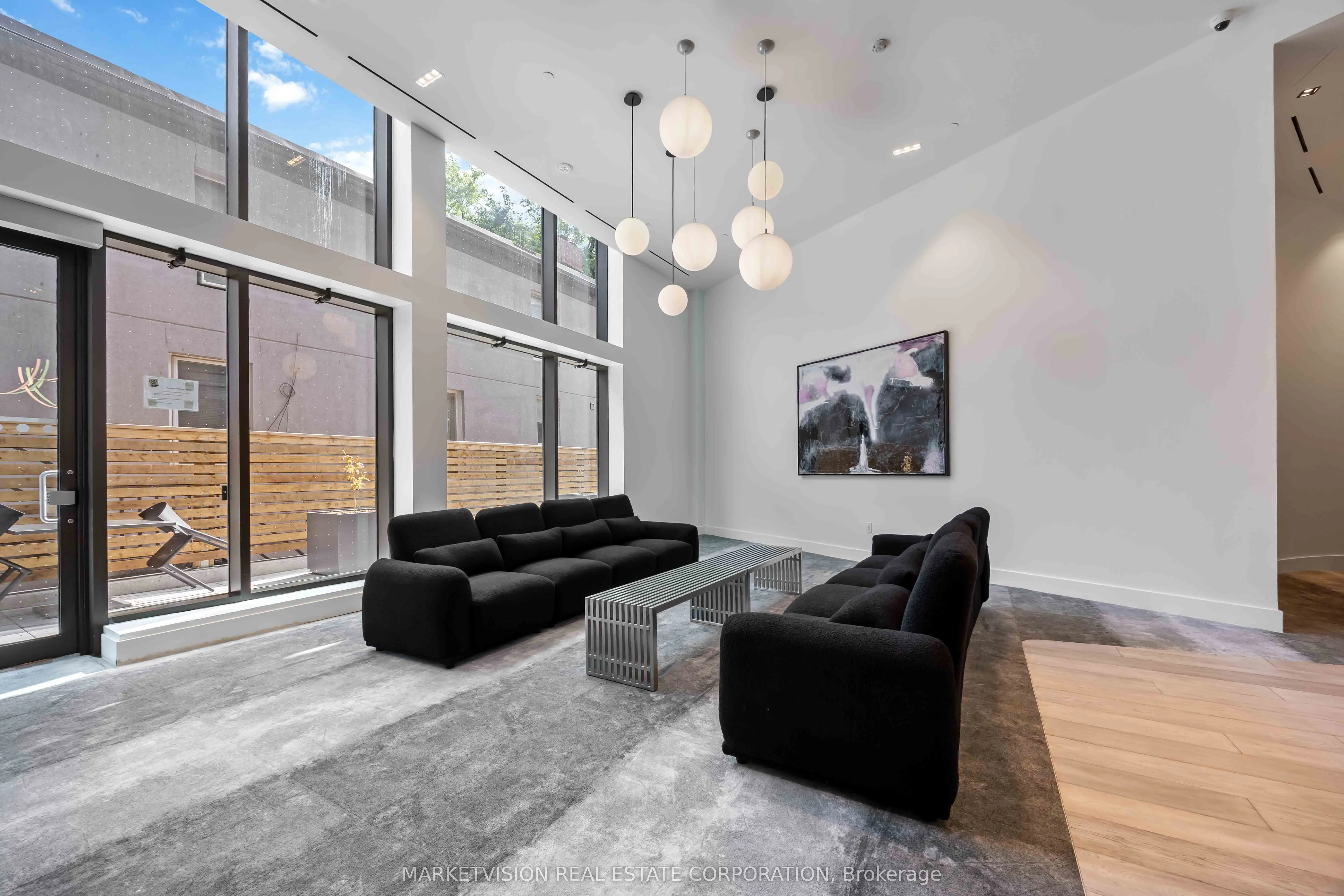 2625 Dundas Street W, #405