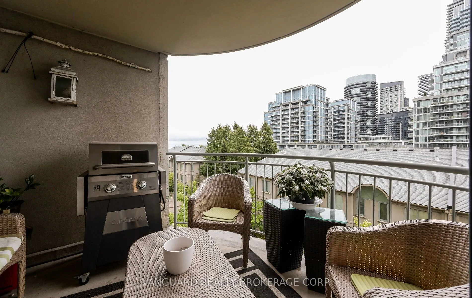 2111 Lake Shore Boulevard W, #606