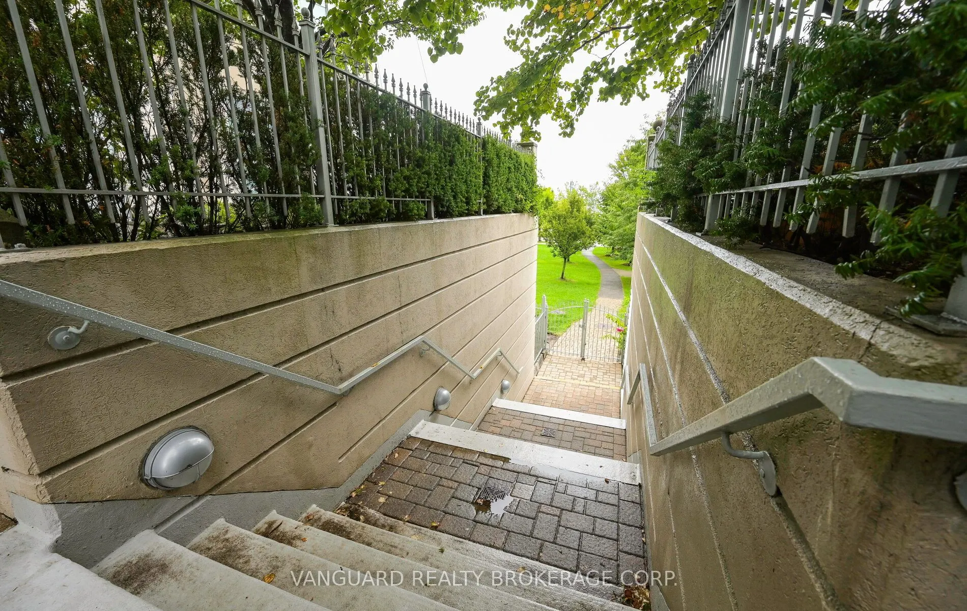 2111 Lake Shore Boulevard W, #606