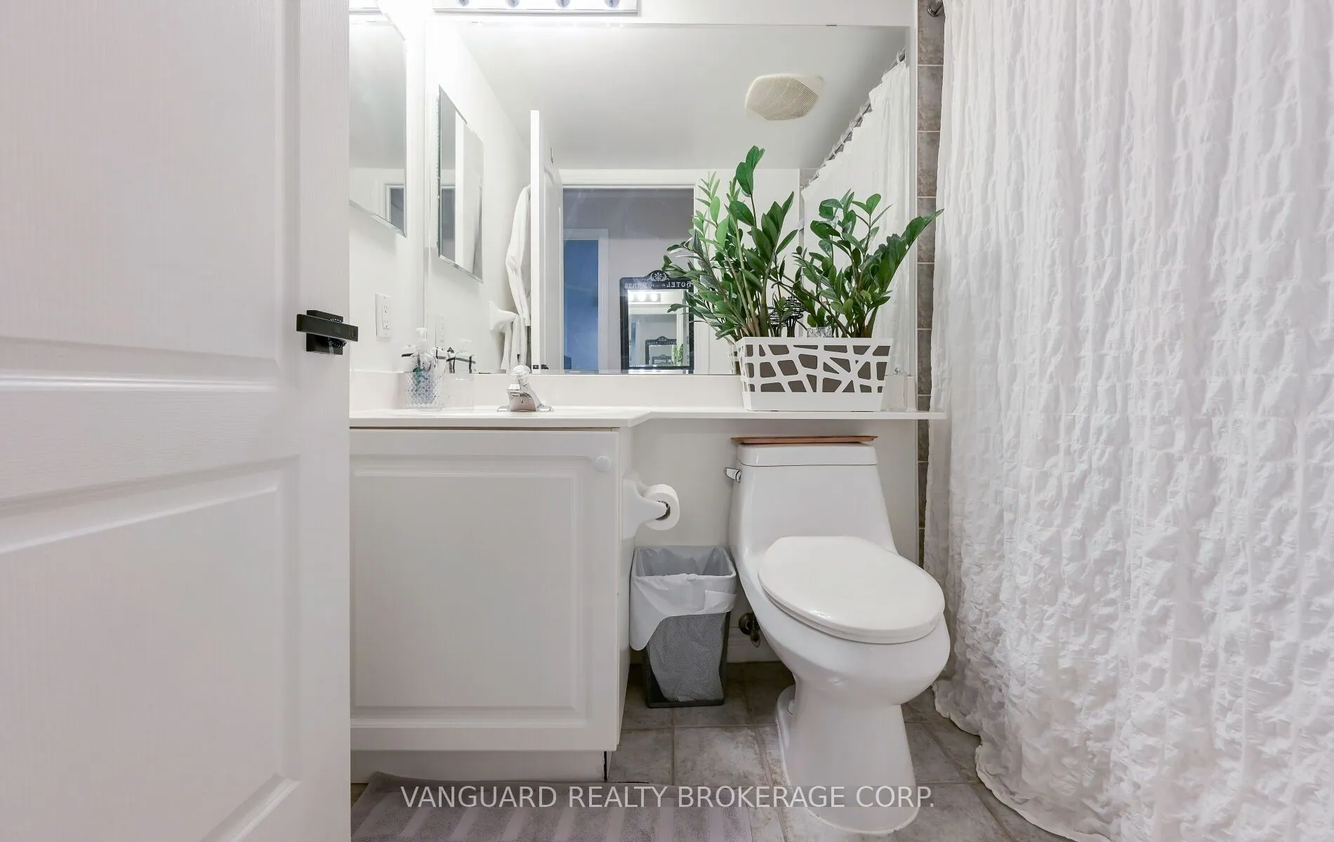 2111 Lake Shore Boulevard W, #606