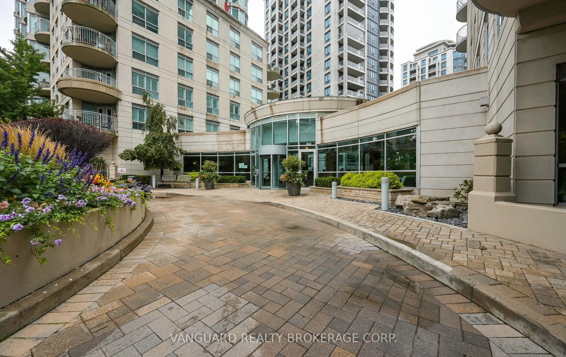 2111 Lake Shore Boulevard W, #606