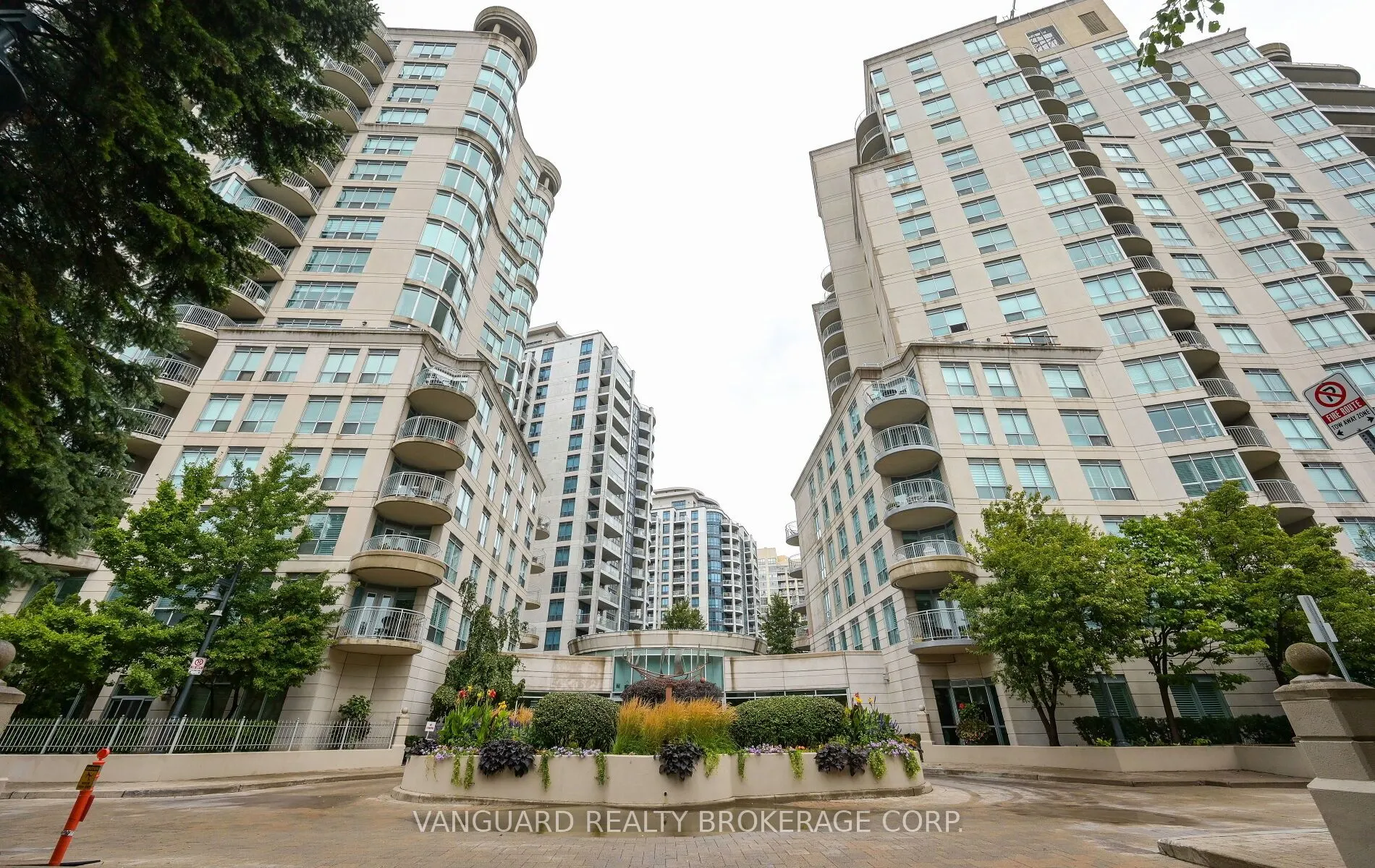 2111 Lake Shore Boulevard W, #606