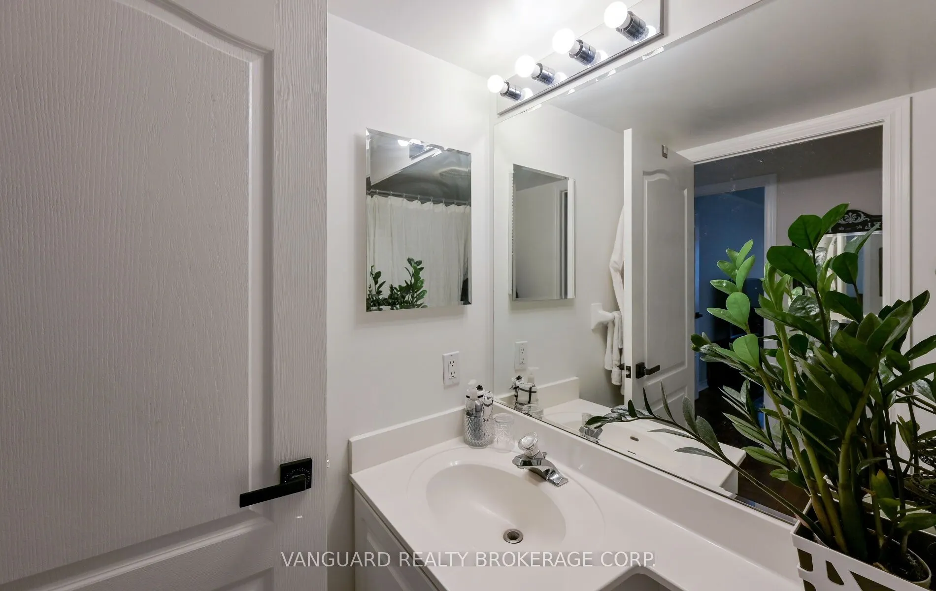 2111 Lake Shore Boulevard W, #606