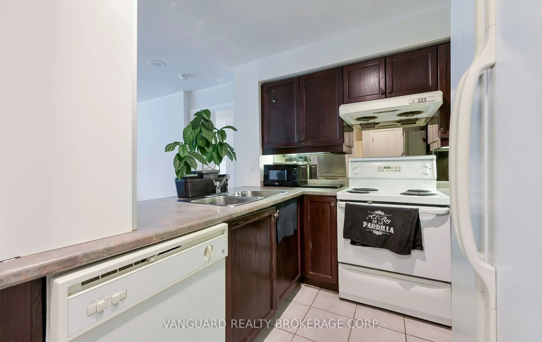 2111 Lake Shore Boulevard W, #606